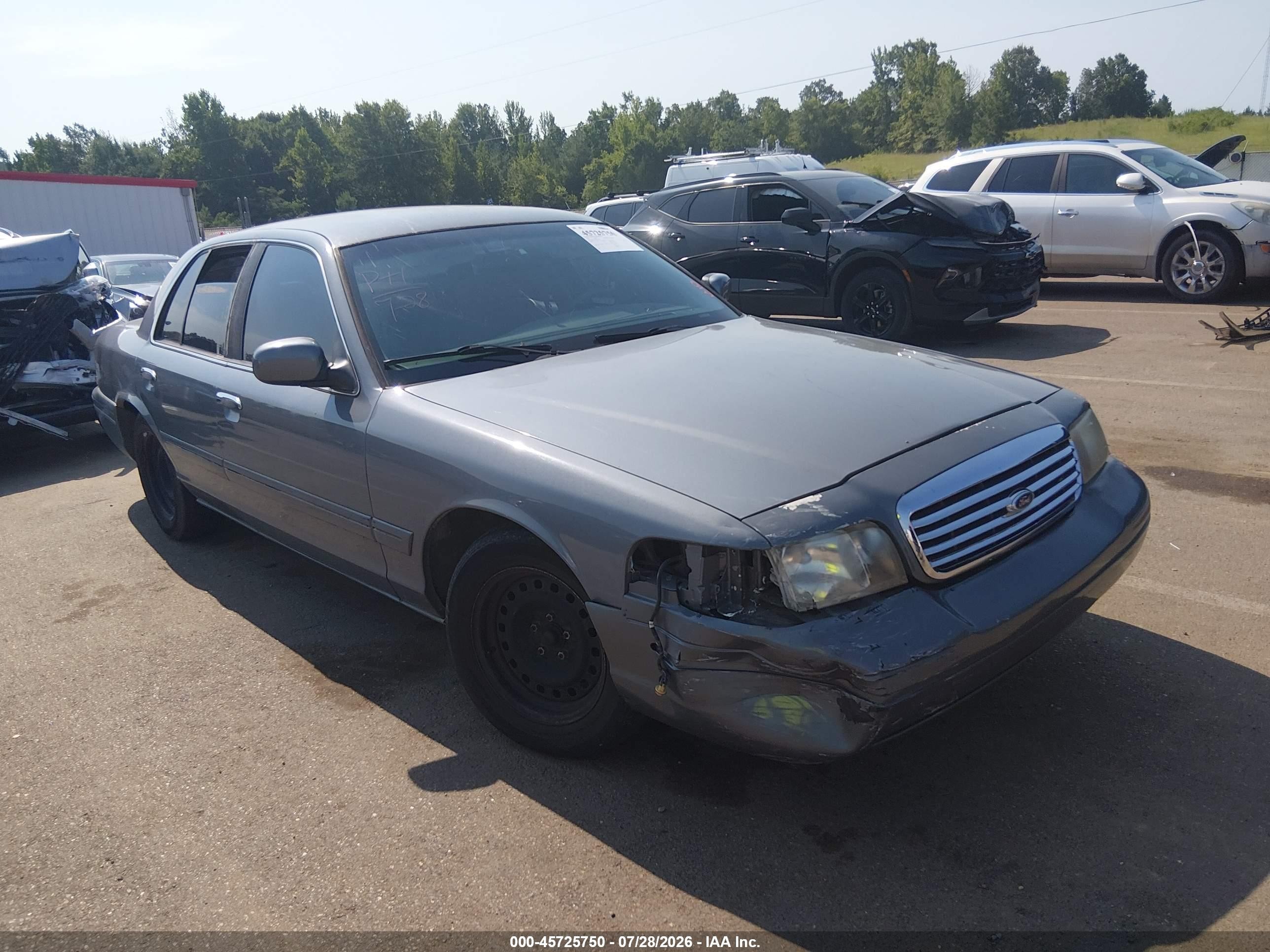 2000 Ford Crown Victoria Police Interceptor Gray vin: 2FAFP71W6YX112838