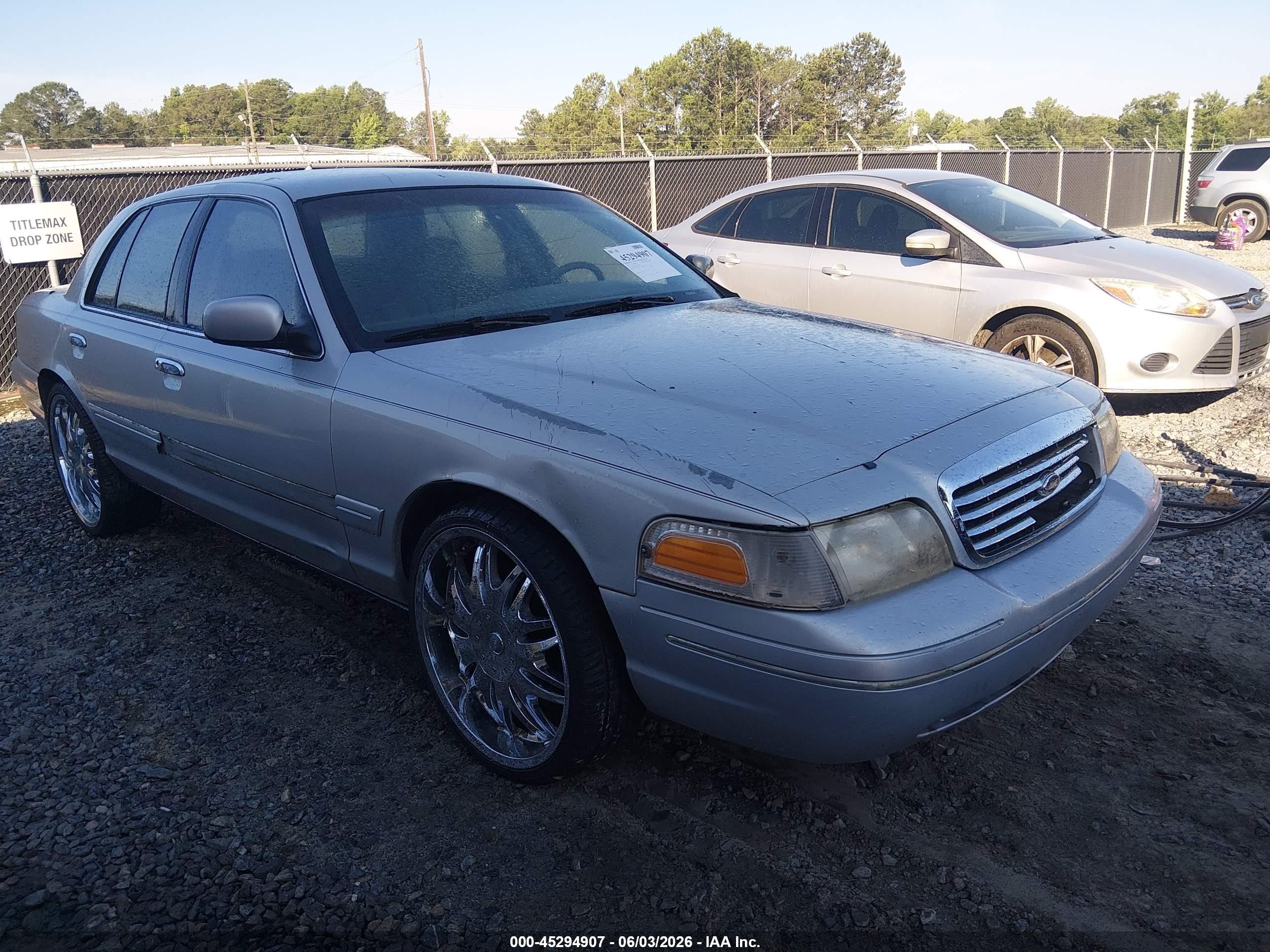 2003 Ford Crown Victoria Police Gray vin: 2FAFP71W73X121900