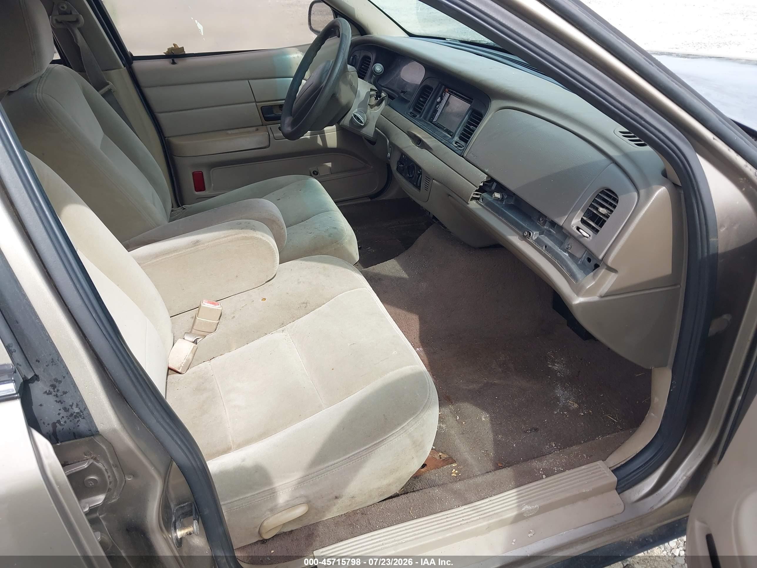2003 Ford Crown Victoria Police Золотой vin: 2FAFP71W73X205327