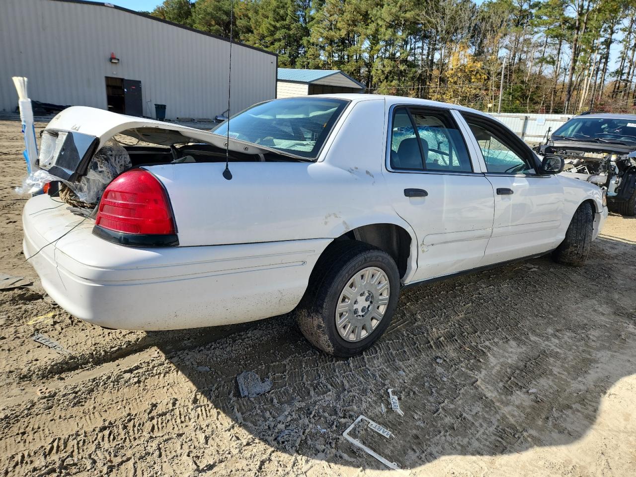 2005 Ford Crown Victoria Police Interceptor White vin: 2FAFP71W75X116652