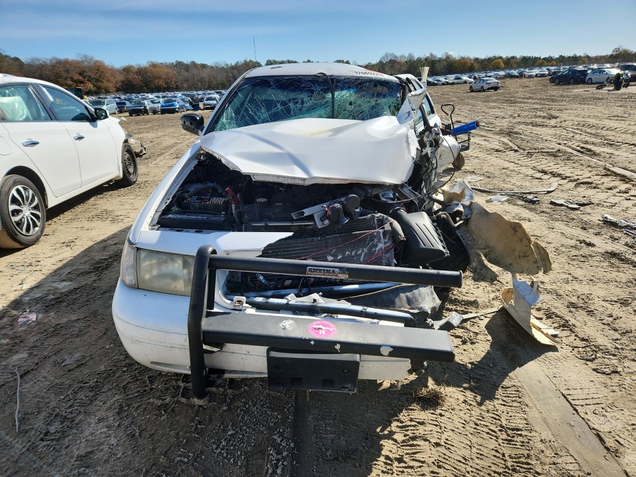 2005 Ford Crown Victoria Police Interceptor White vin: 2FAFP71W75X116652