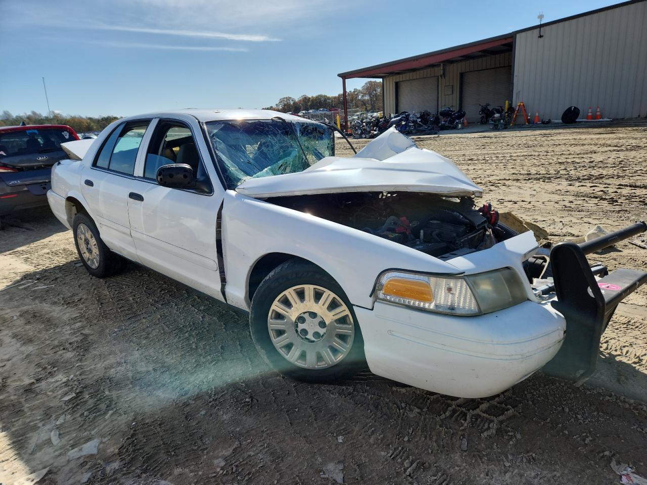 2005 Ford Crown Victoria Police Interceptor White vin: 2FAFP71W75X116652