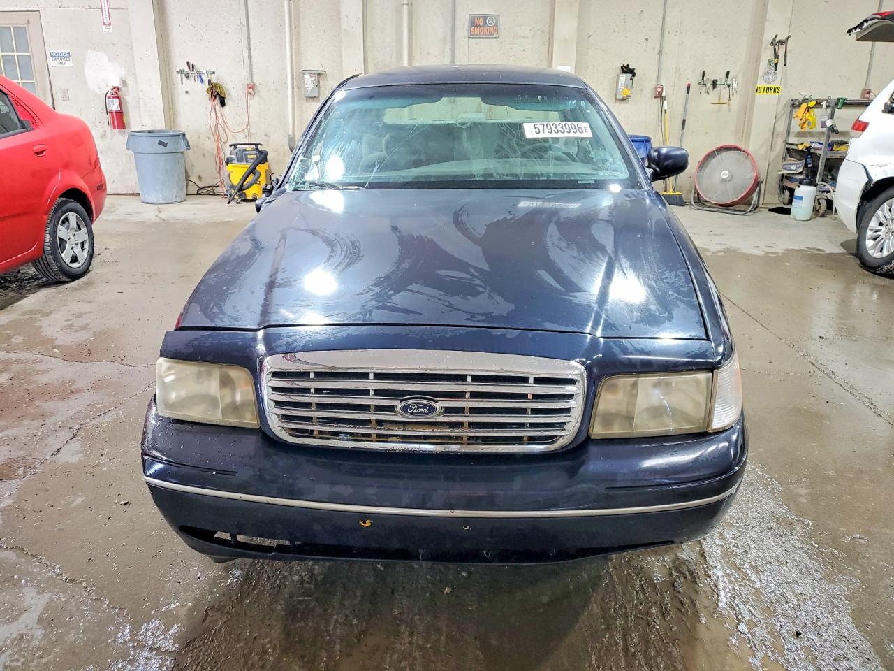 2001 Ford Crown Victoria Police Interceptor Blue vin: 2FAFP71W81X202109