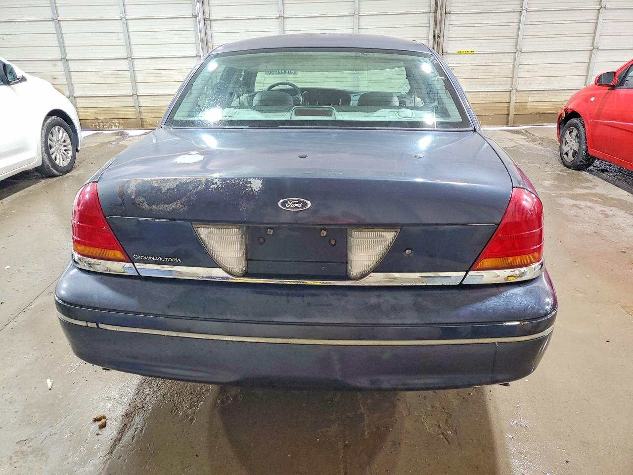 2001 Ford Crown Victoria Police Interceptor Blue vin: 2FAFP71W81X202109