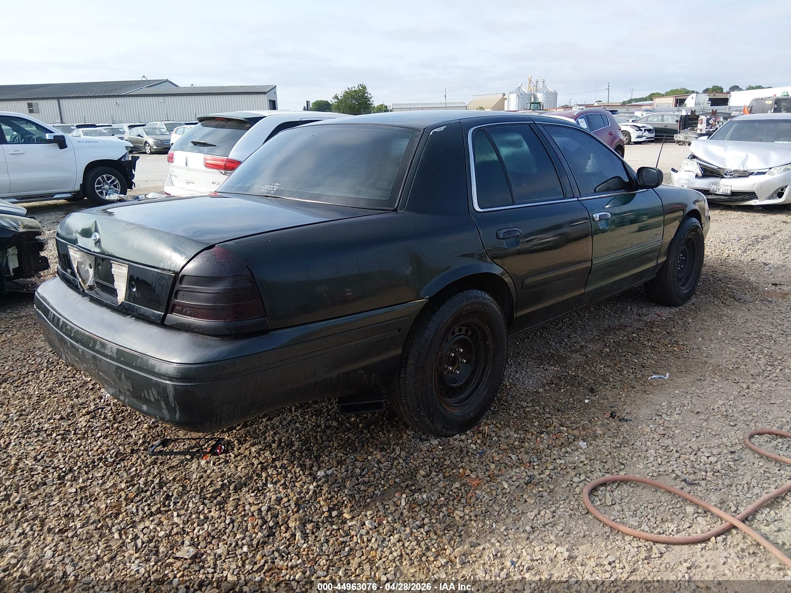 2003 Ford Crown Victoria Police Green vin: 2FAFP71W83X131755