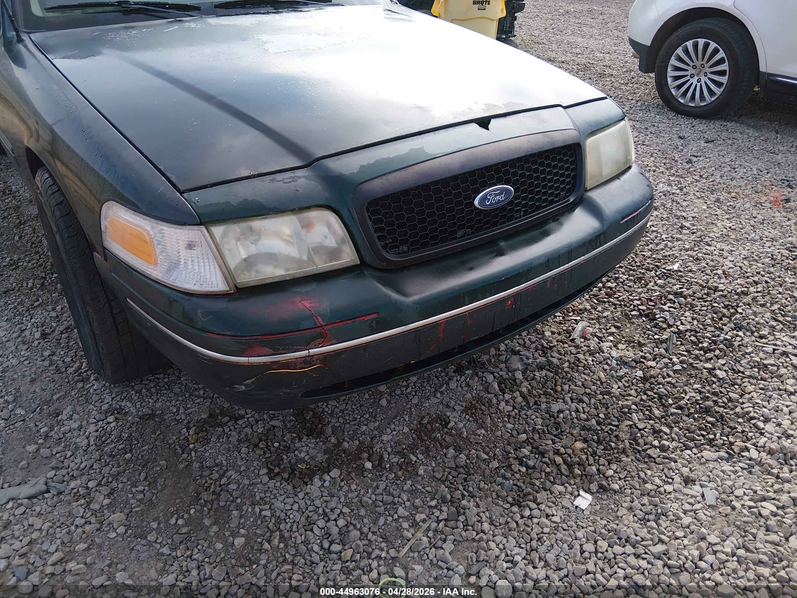 2003 Ford Crown Victoria Police Green vin: 2FAFP71W83X131755