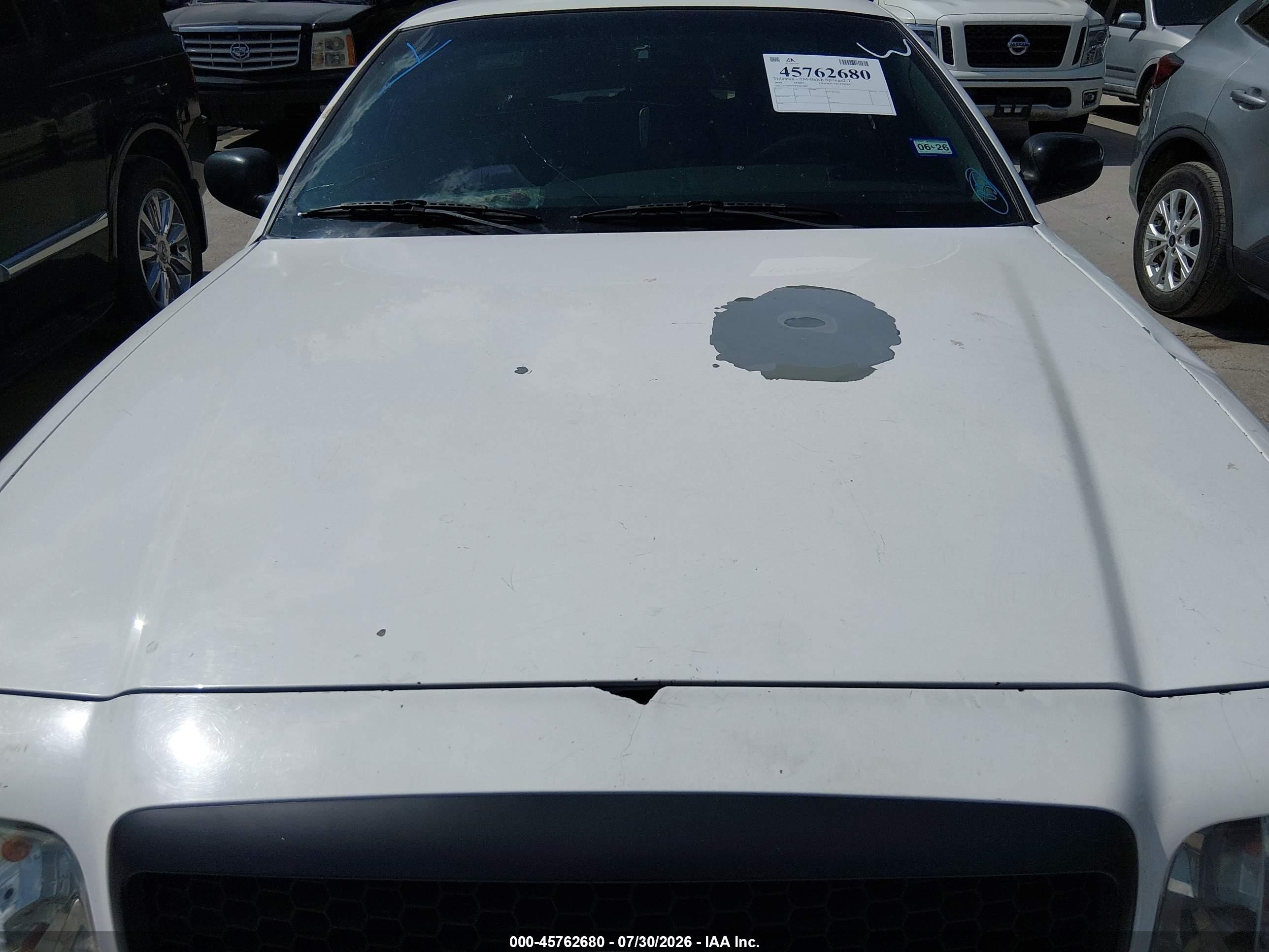 2000 Ford Crown Victoria Police Interceptor White vin: 2FAFP71W8YX115885