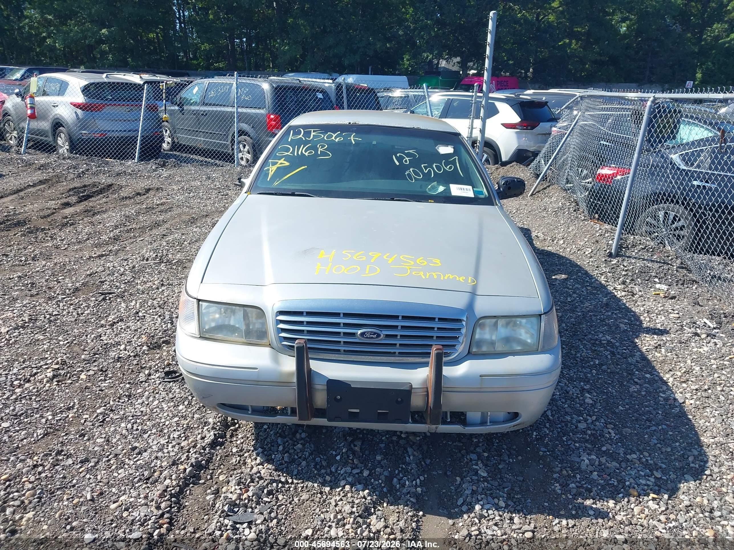 2001 Ford Crown Victoria Police Interceptor Silver vin: 2FAFP71W91X126769