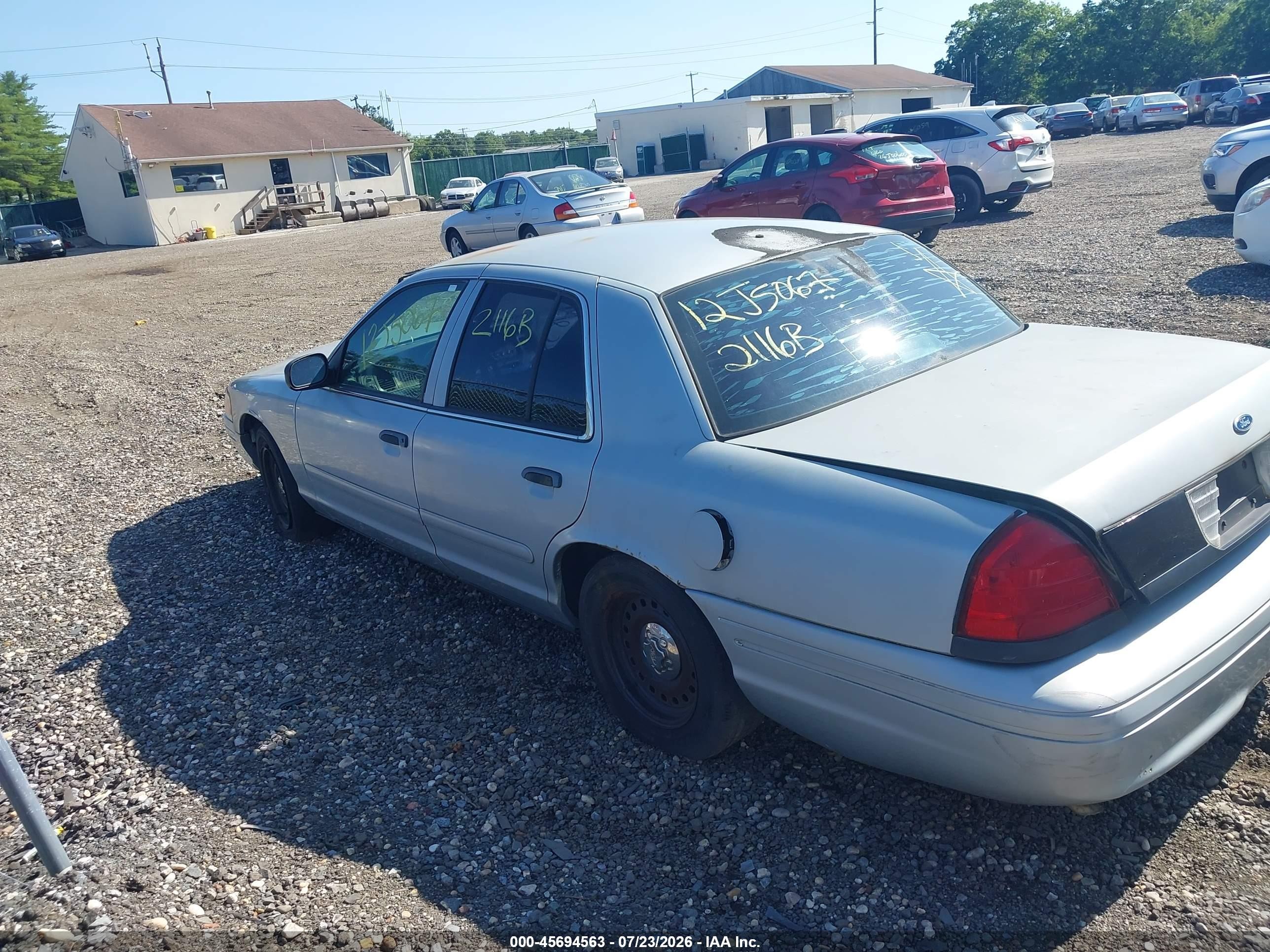 2001 Ford Crown Victoria Police Interceptor Silver vin: 2FAFP71W91X126769