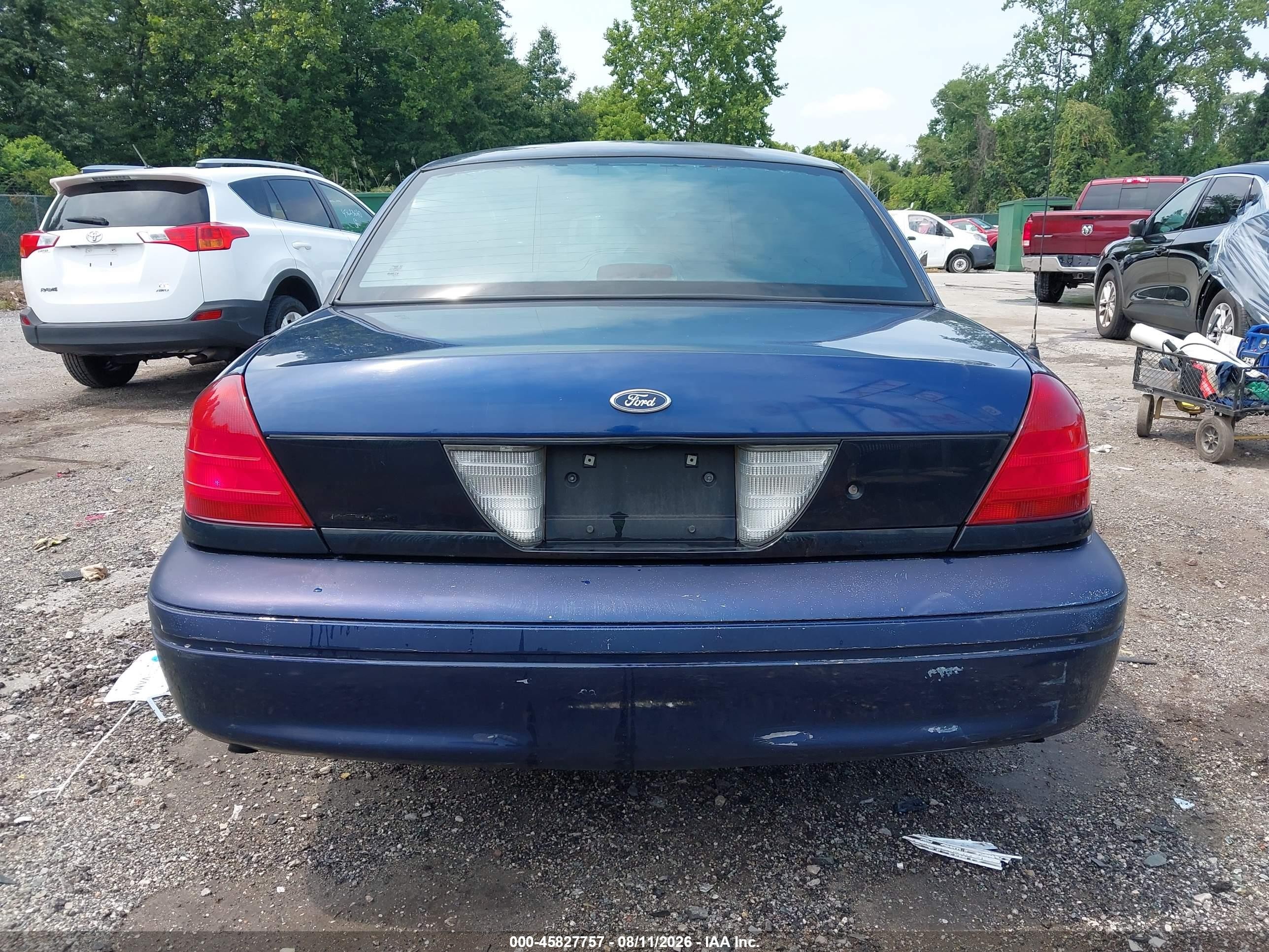 2005 Ford Crown Victoria Police Blue vin: 2FAFP71W95X158577