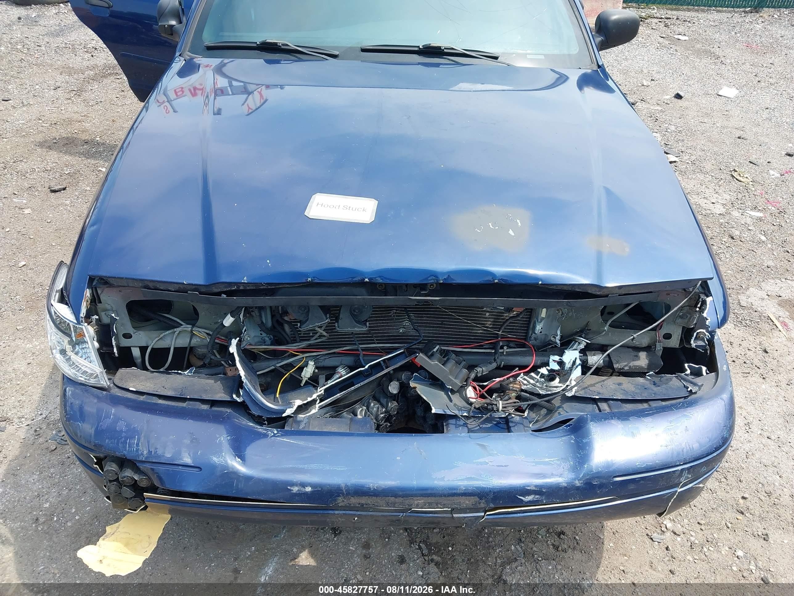 2005 Ford Crown Victoria Police Blue vin: 2FAFP71W95X158577