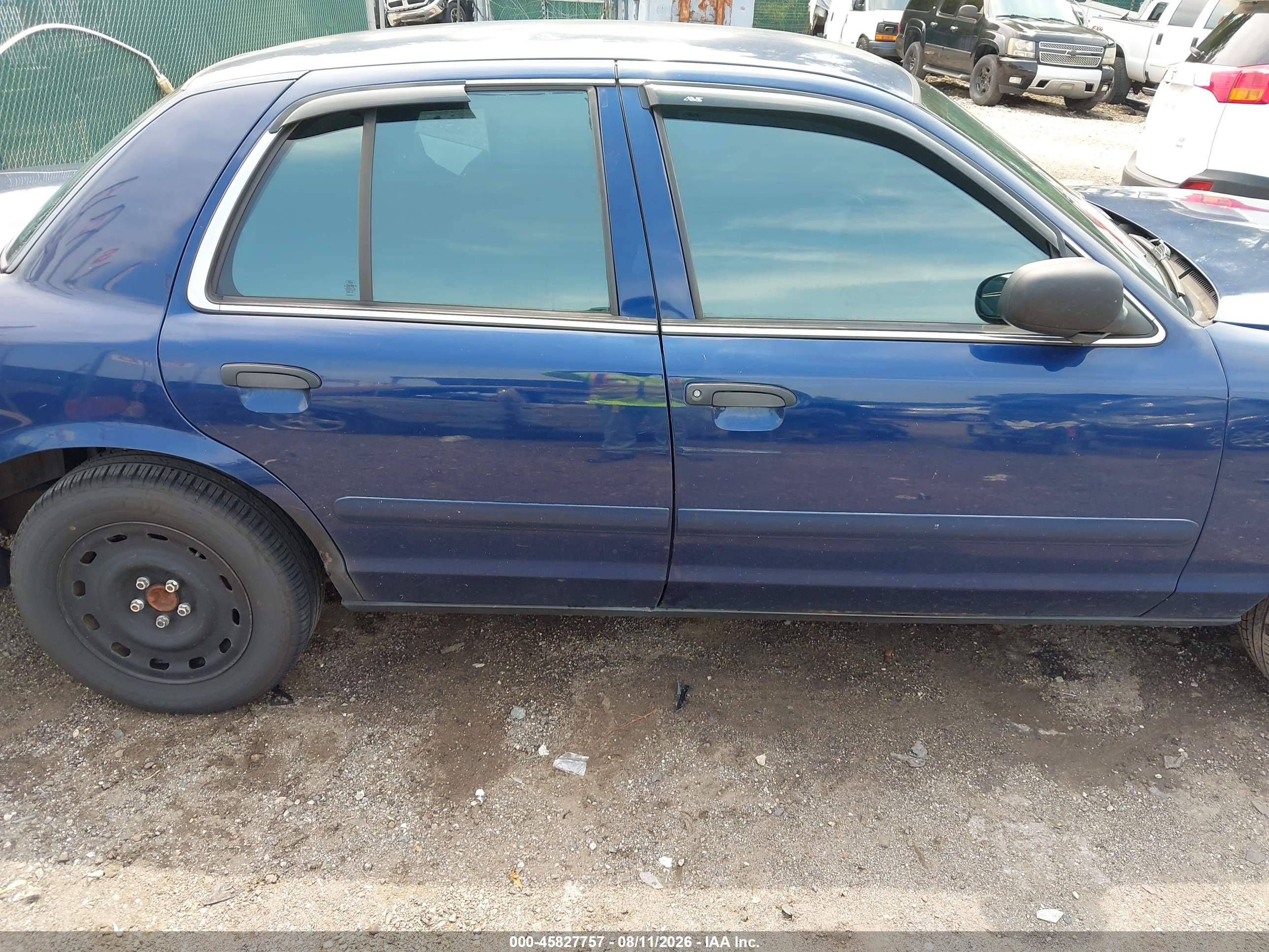 2005 Ford Crown Victoria Police Blue vin: 2FAFP71W95X158577