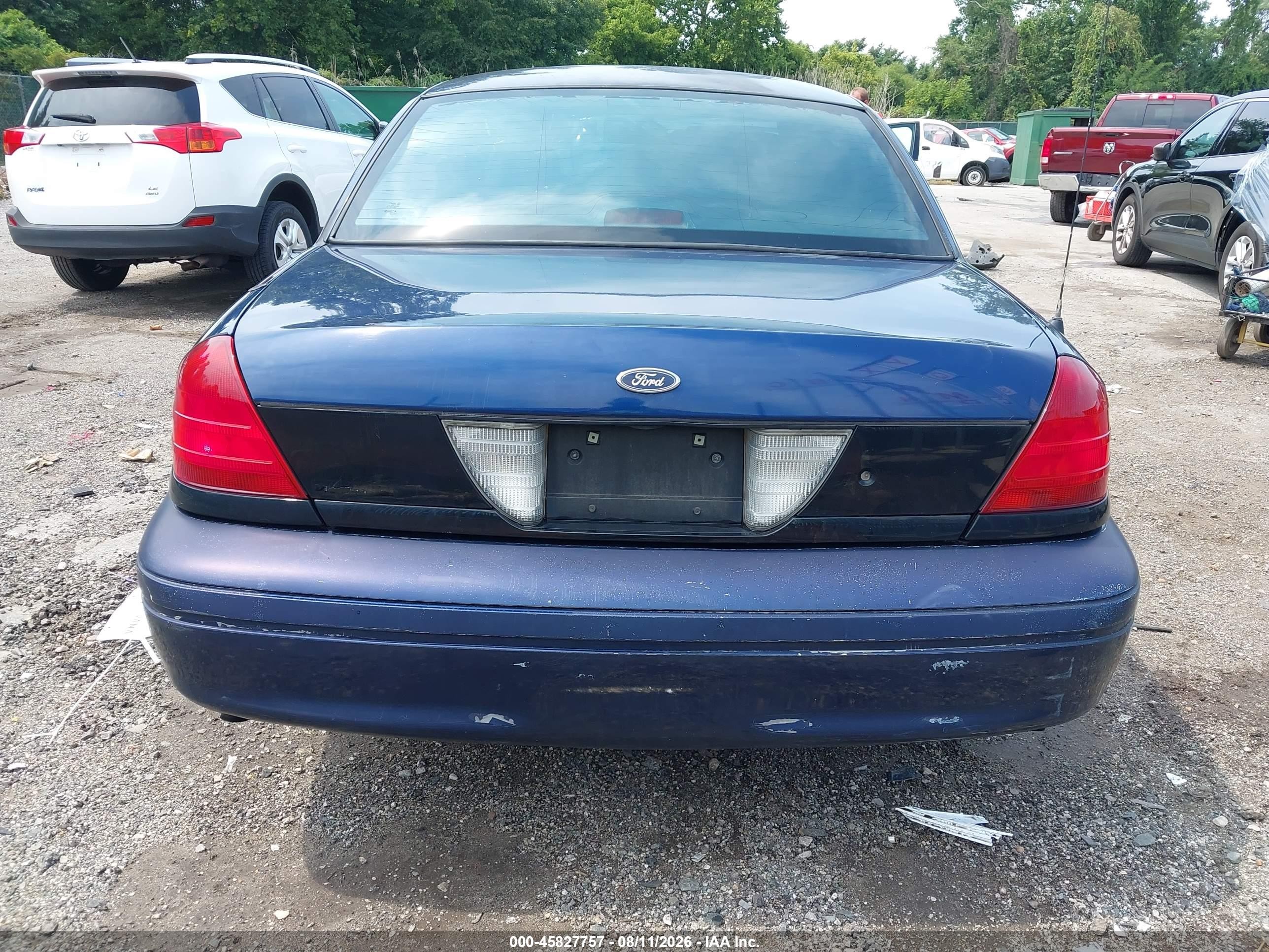 2005 Ford Crown Victoria Police Blue vin: 2FAFP71W95X158577