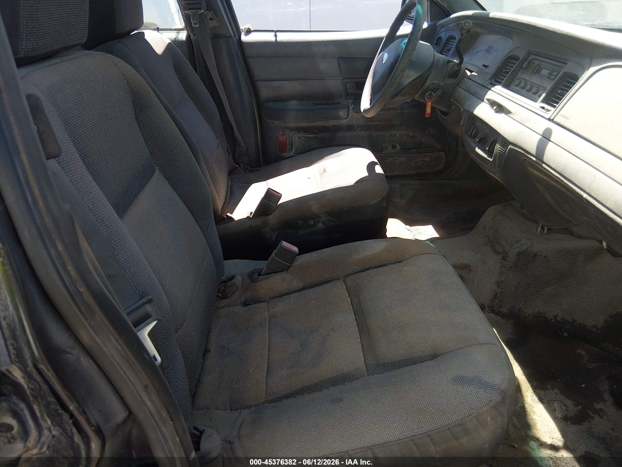2004 Ford Crown Victoria Police Black vin: 2FAFP71WX4X158750