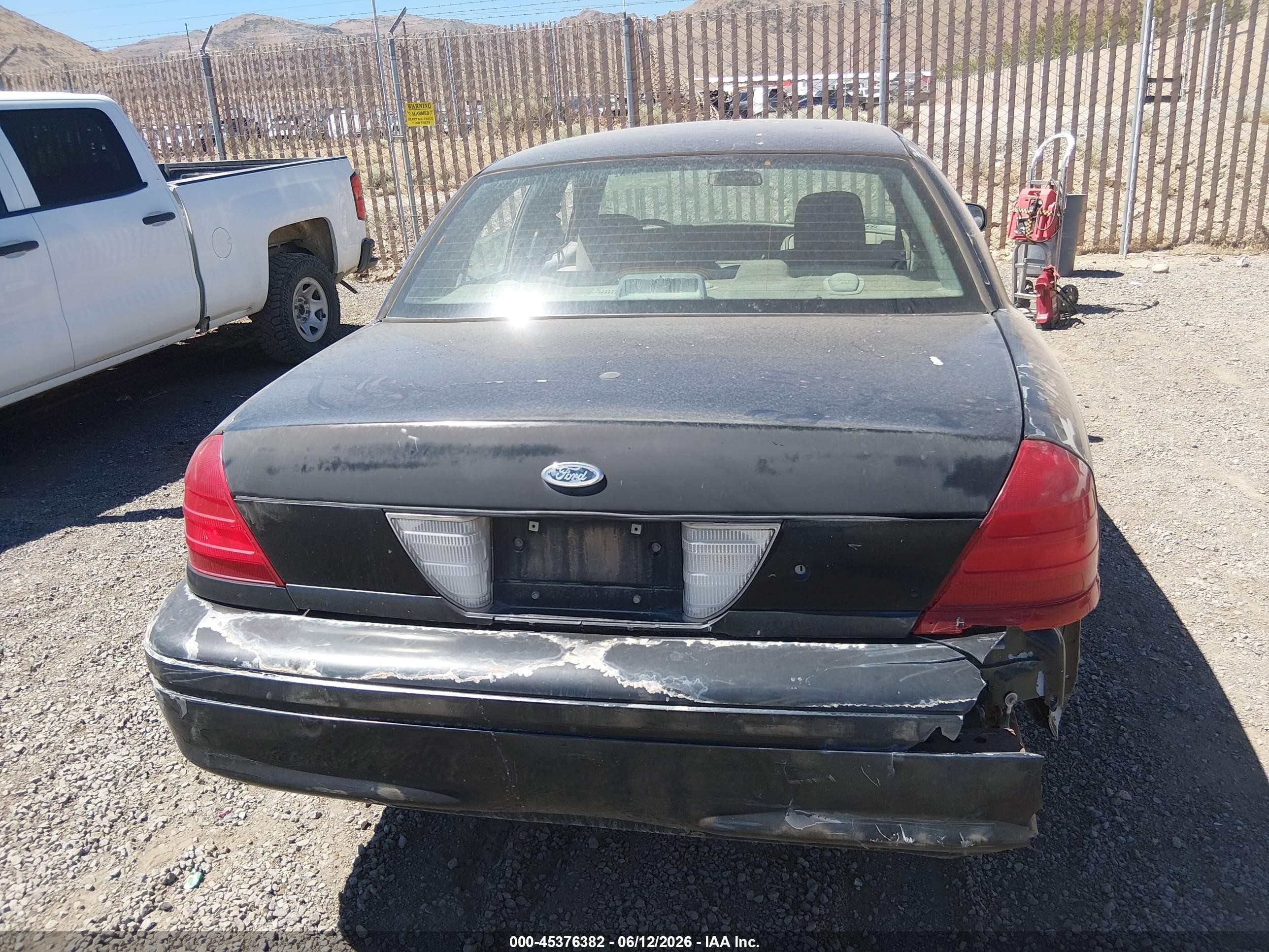 2004 Ford Crown Victoria Police Black vin: 2FAFP71WX4X158750