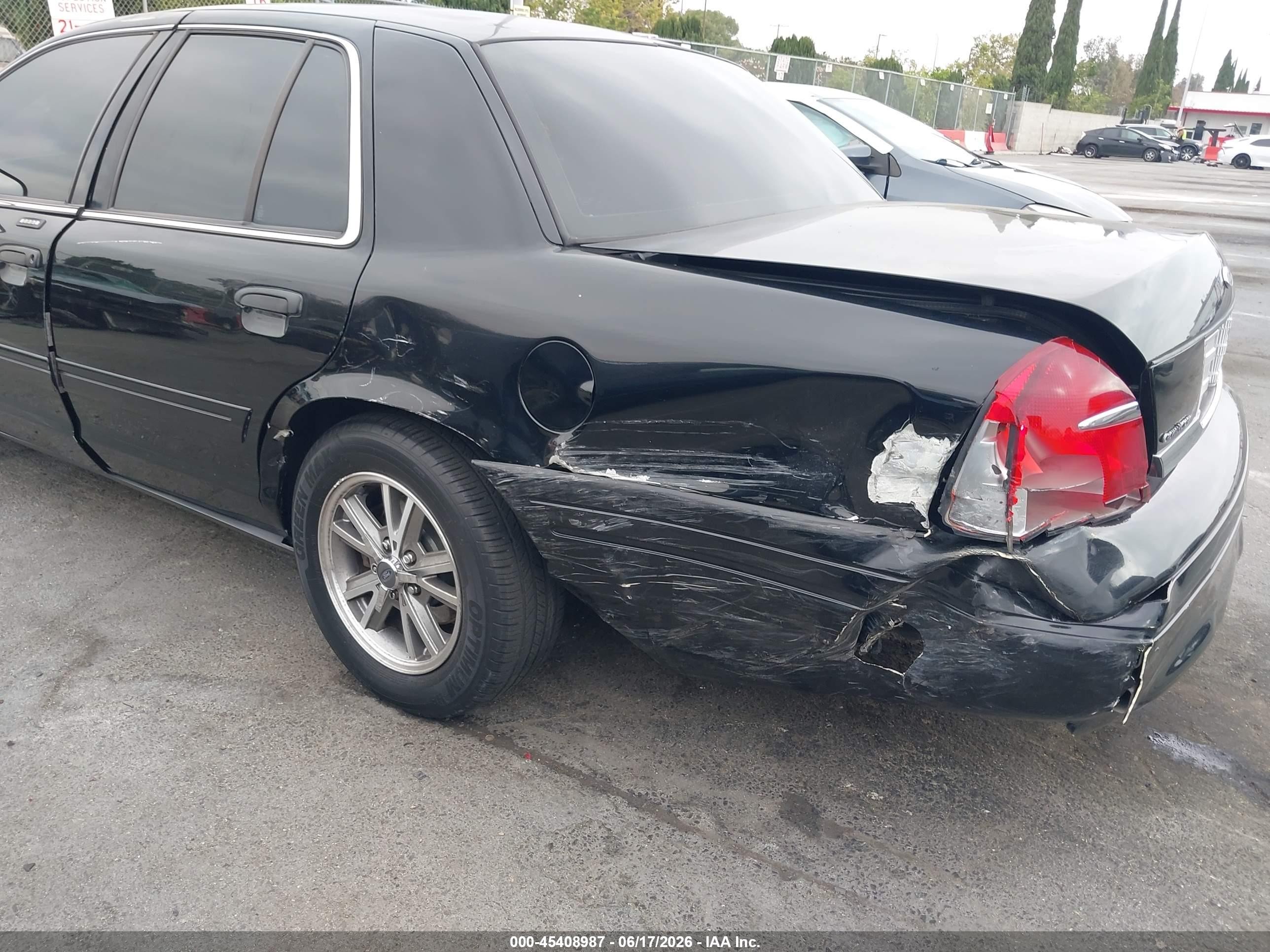 2008 Ford Crown Victoria Standard Black vin: 2FAFP73V08X171243