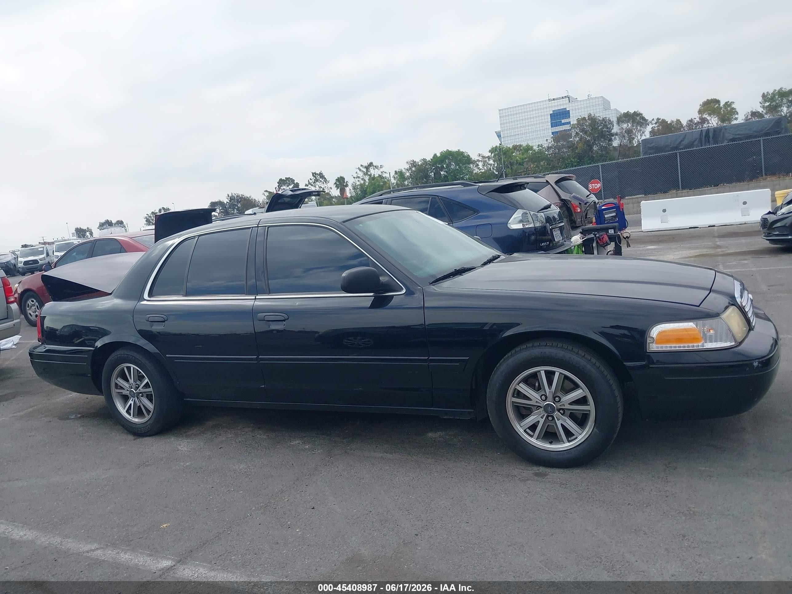 2008 Ford Crown Victoria Standard Black vin: 2FAFP73V08X171243