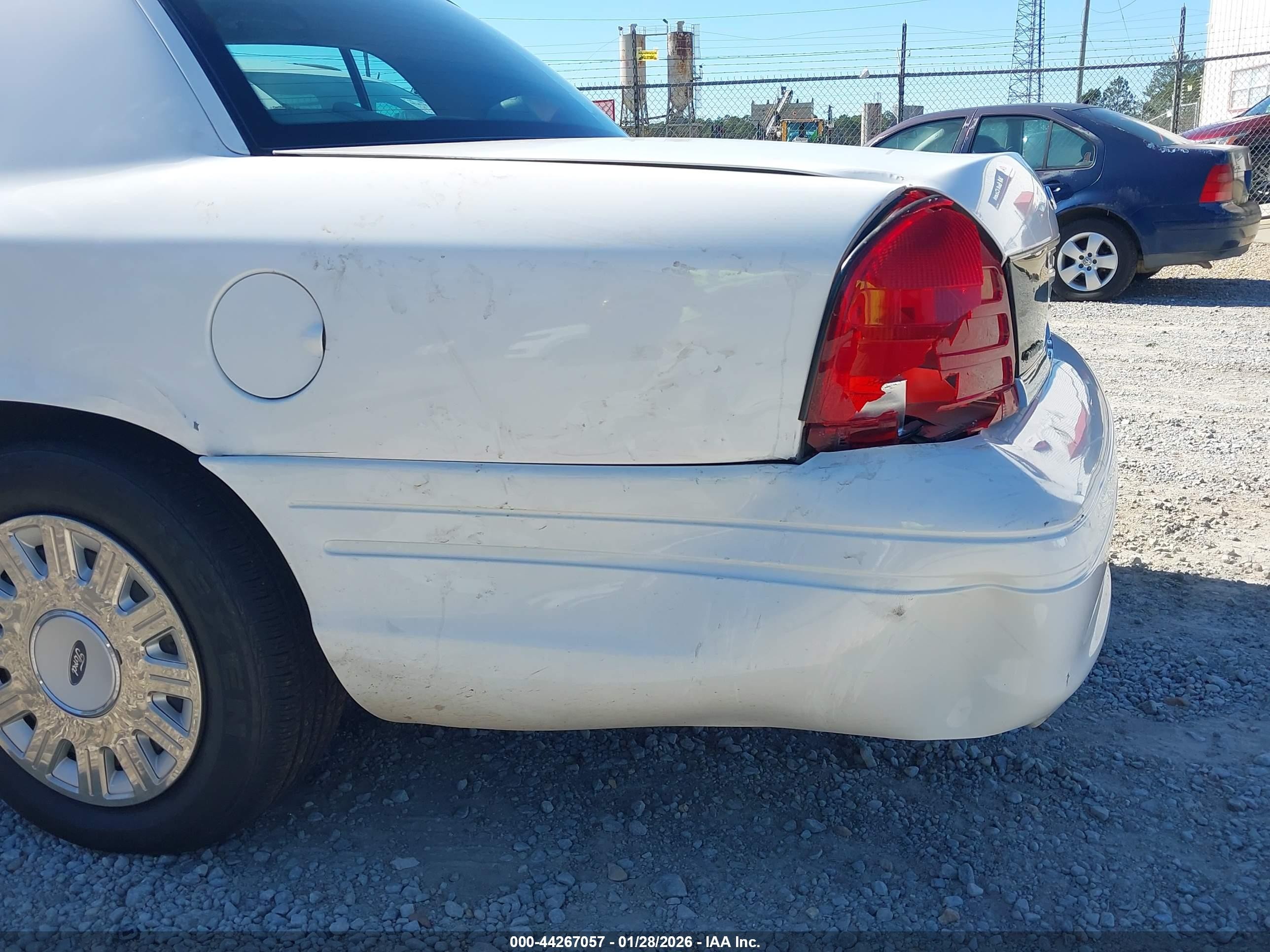 2007 Ford Crown Victoria Standard Белый vin: 2FAFP73V87X116862