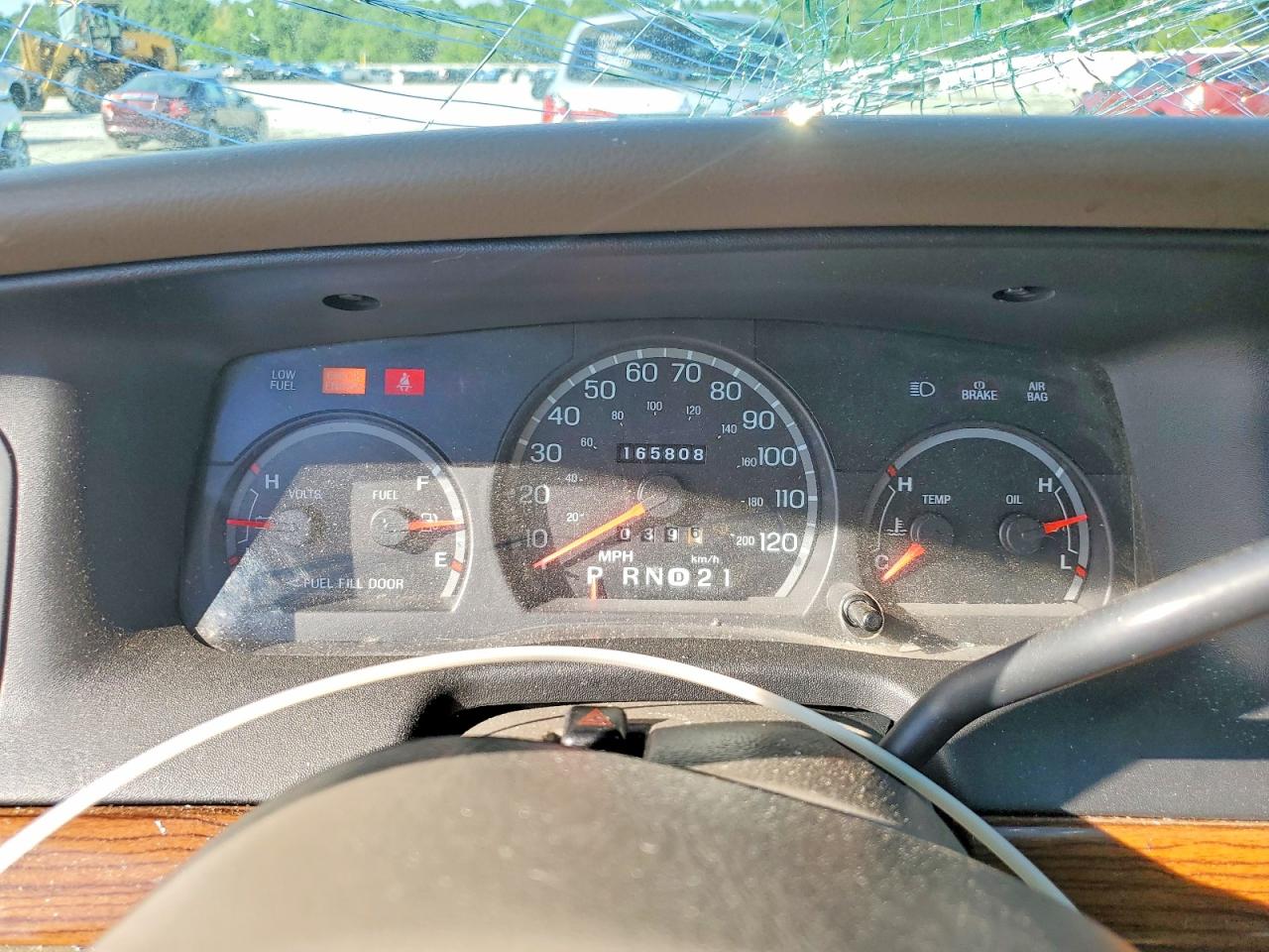 2002 Ford Crown Victoria Tan vin: 2FAFP73W02X101208