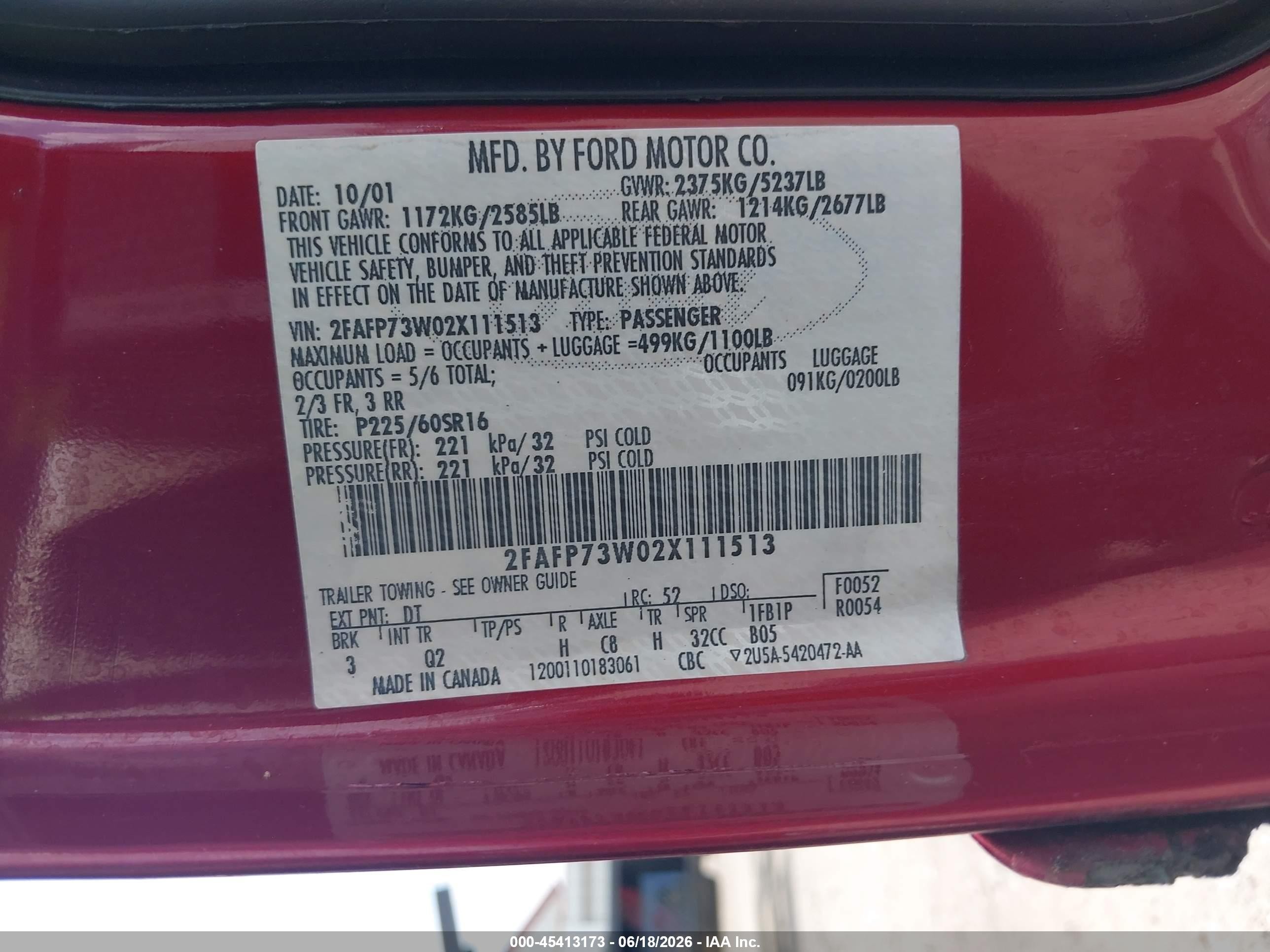2002 Ford Crown Victoria Standard Red vin: 2FAFP73W02X111513
