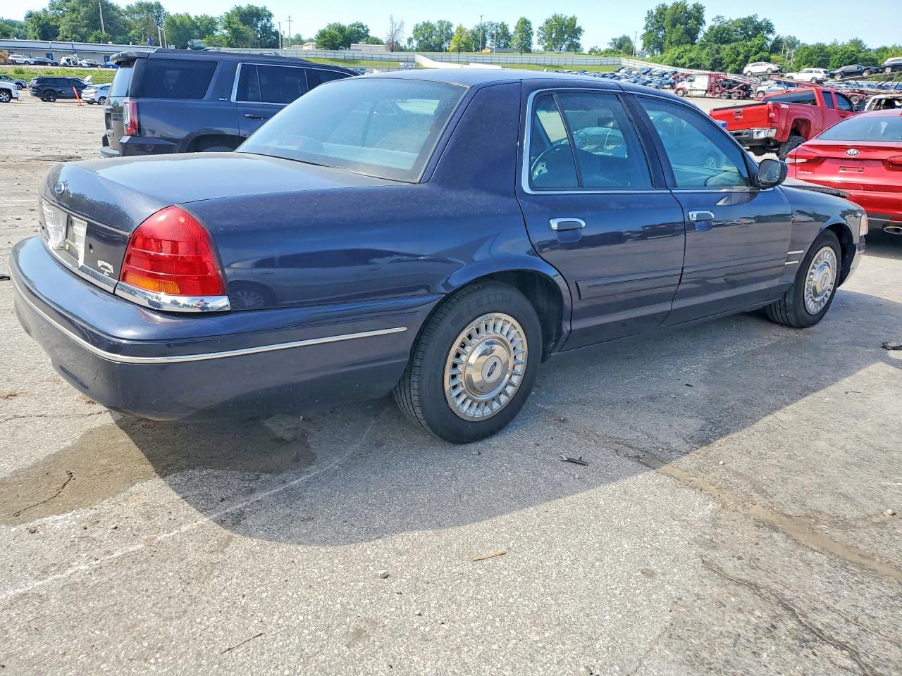 1999 Ford Crown Victoria Blue vin: 2FAFP73W0XX121210