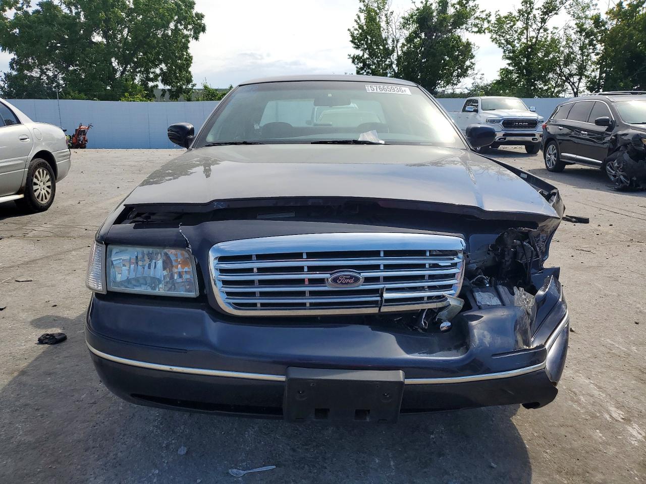 1999 Ford Crown Victoria Blue vin: 2FAFP73W0XX121210