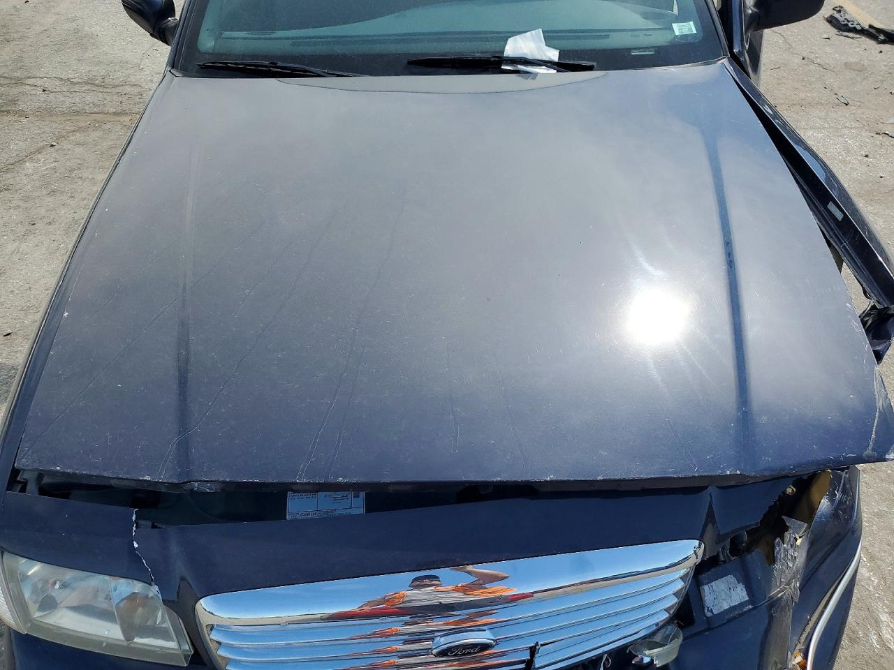 1999 Ford Crown Victoria Blue vin: 2FAFP73W0XX121210