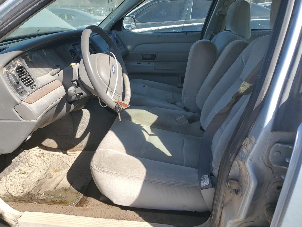 2004 Ford Crown Victoria Blue vin: 2FAFP73W14X114178