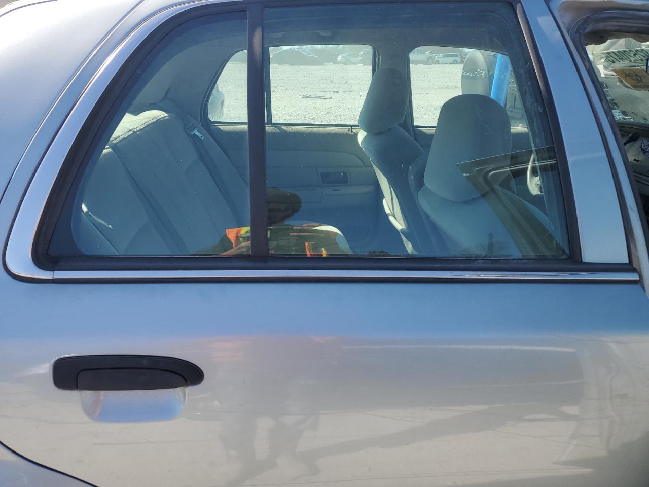 2004 Ford Crown Victoria Blue vin: 2FAFP73W14X114178