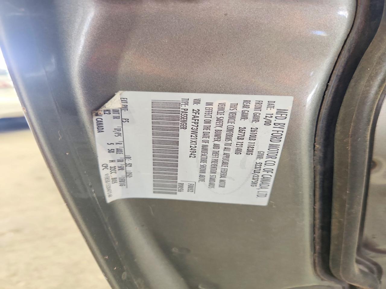 2001 Ford Crown Victoria Green vin: 2FAFP73W21X124942