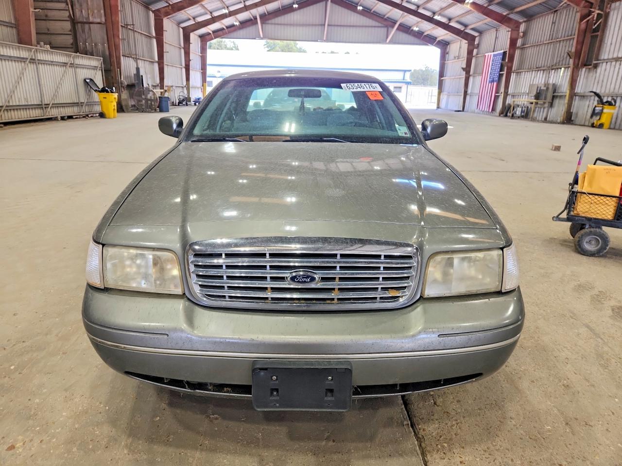2001 Ford Crown Victoria Green vin: 2FAFP73W21X124942