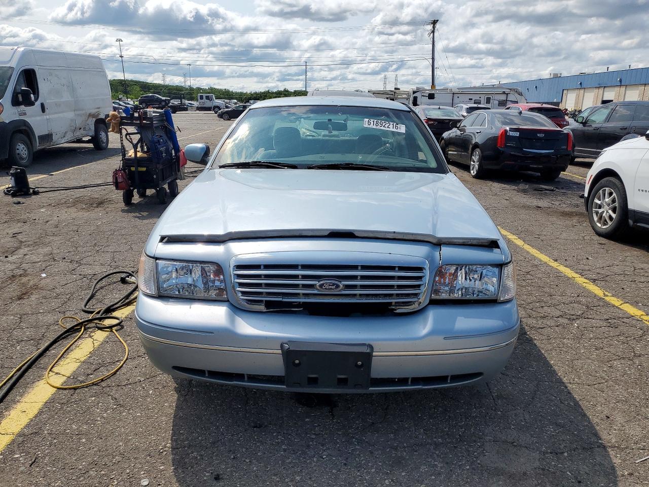 2003 Ford Crown Victoria Синий vin: 2FAFP73W23X141856