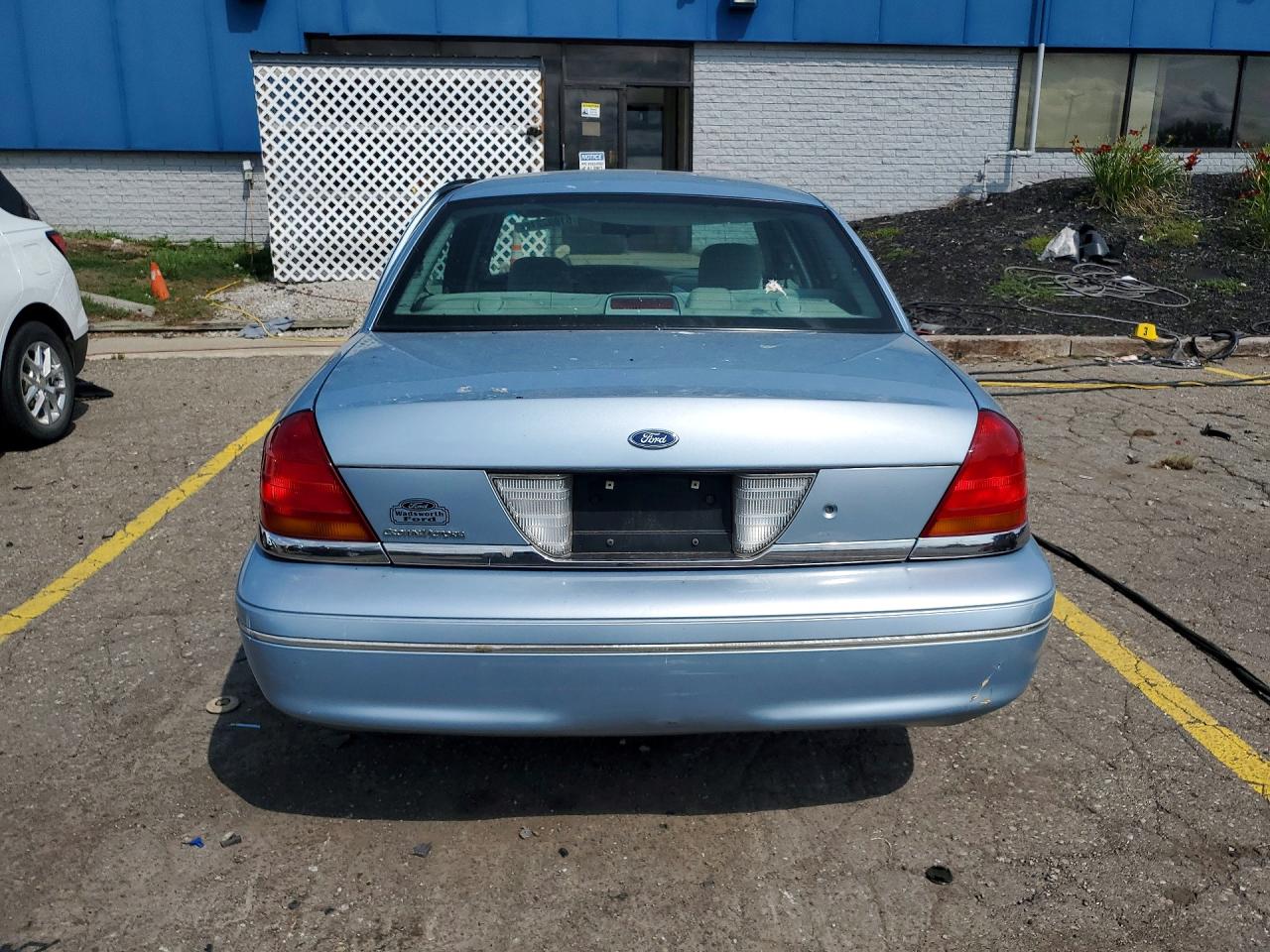 2003 Ford Crown Victoria Синий vin: 2FAFP73W23X141856