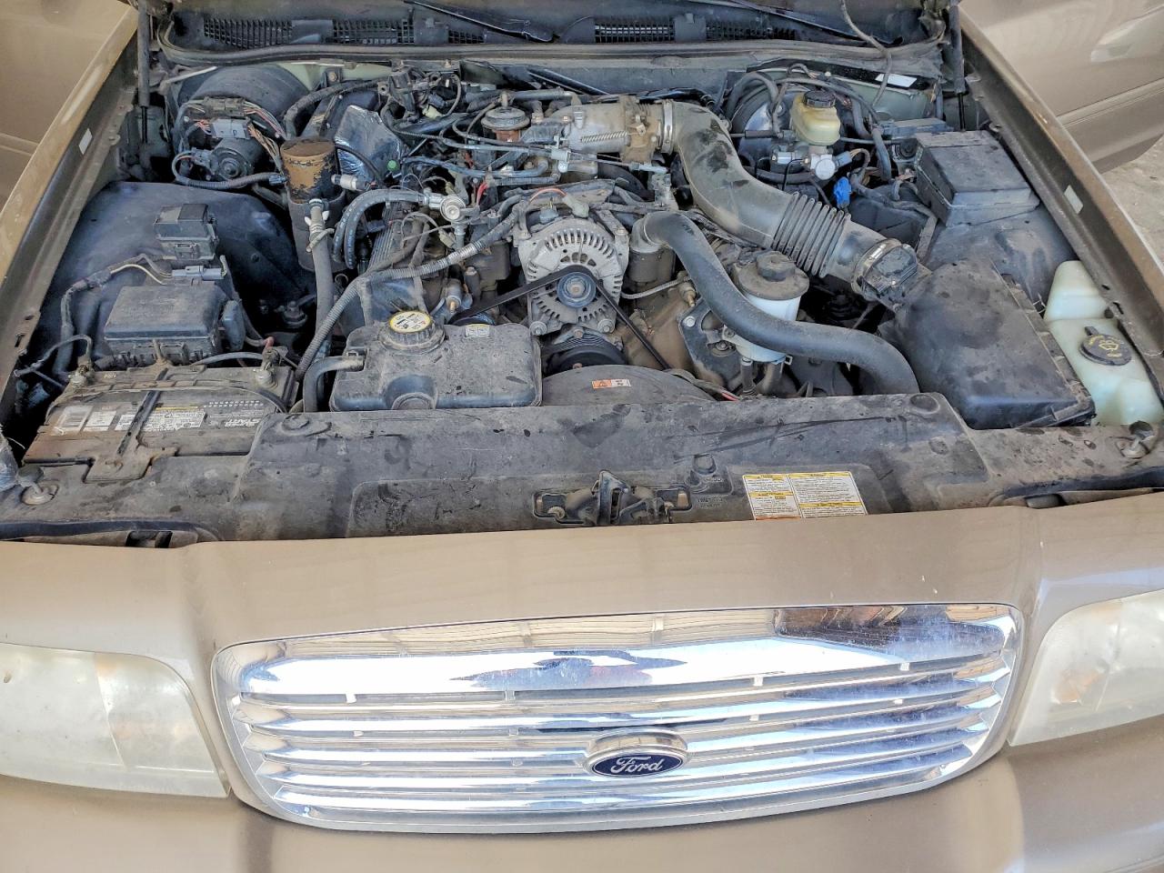 2001 Ford Crown Victoria Gray vin: 2FAFP73W41X195804