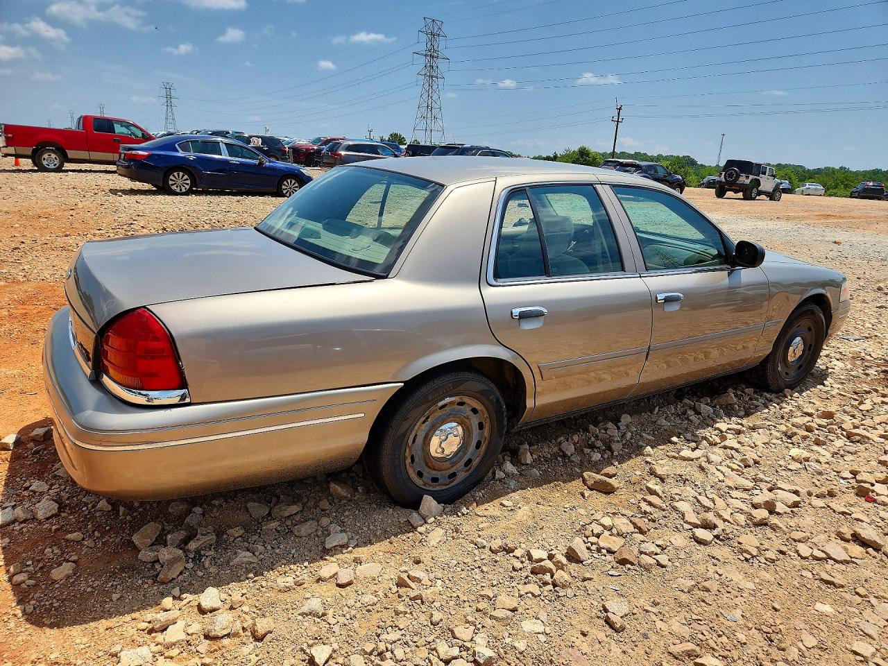 2003 Ford Crown Victoria Золотой vin: 2FAFP73W43X197121
