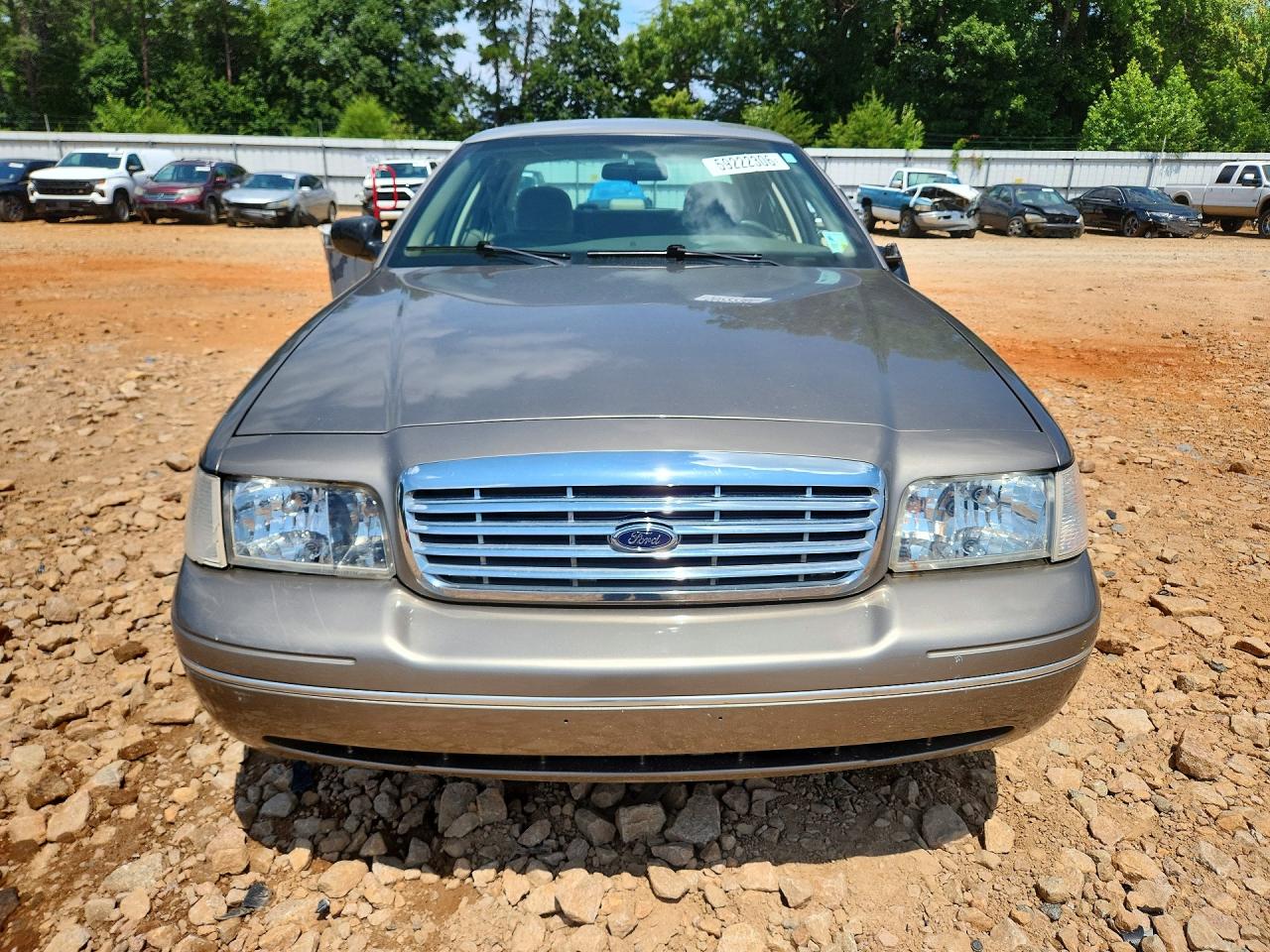 2003 Ford Crown Victoria Золотой vin: 2FAFP73W43X197121
