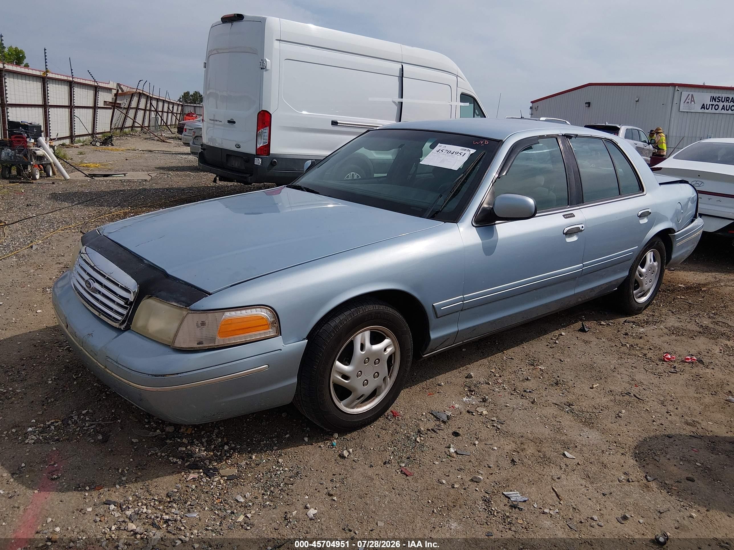 2000 Ford Crown Victoria   Blue vin: 2FAFP73W4YX177720