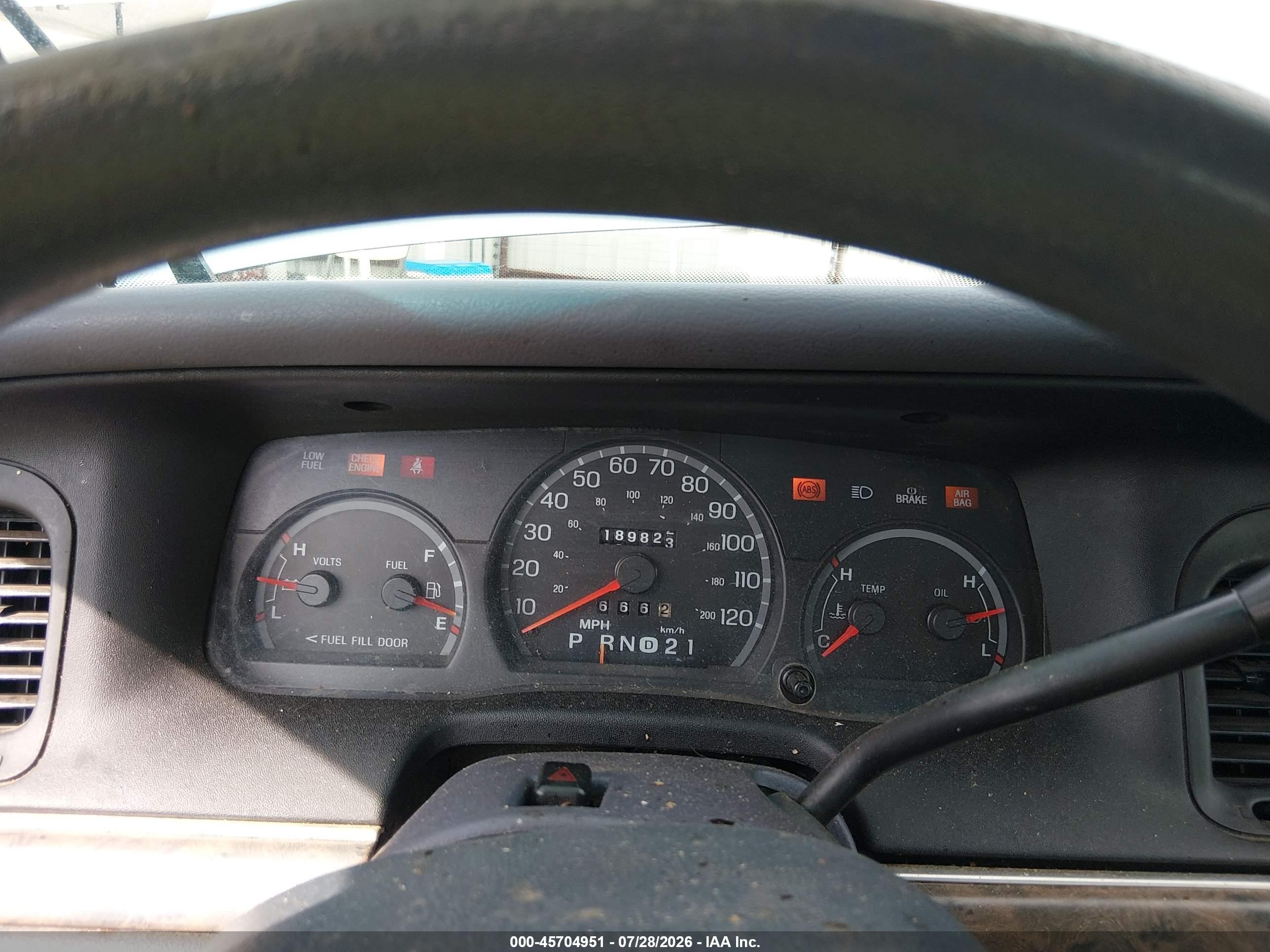 2000 Ford Crown Victoria   Blue vin: 2FAFP73W4YX177720