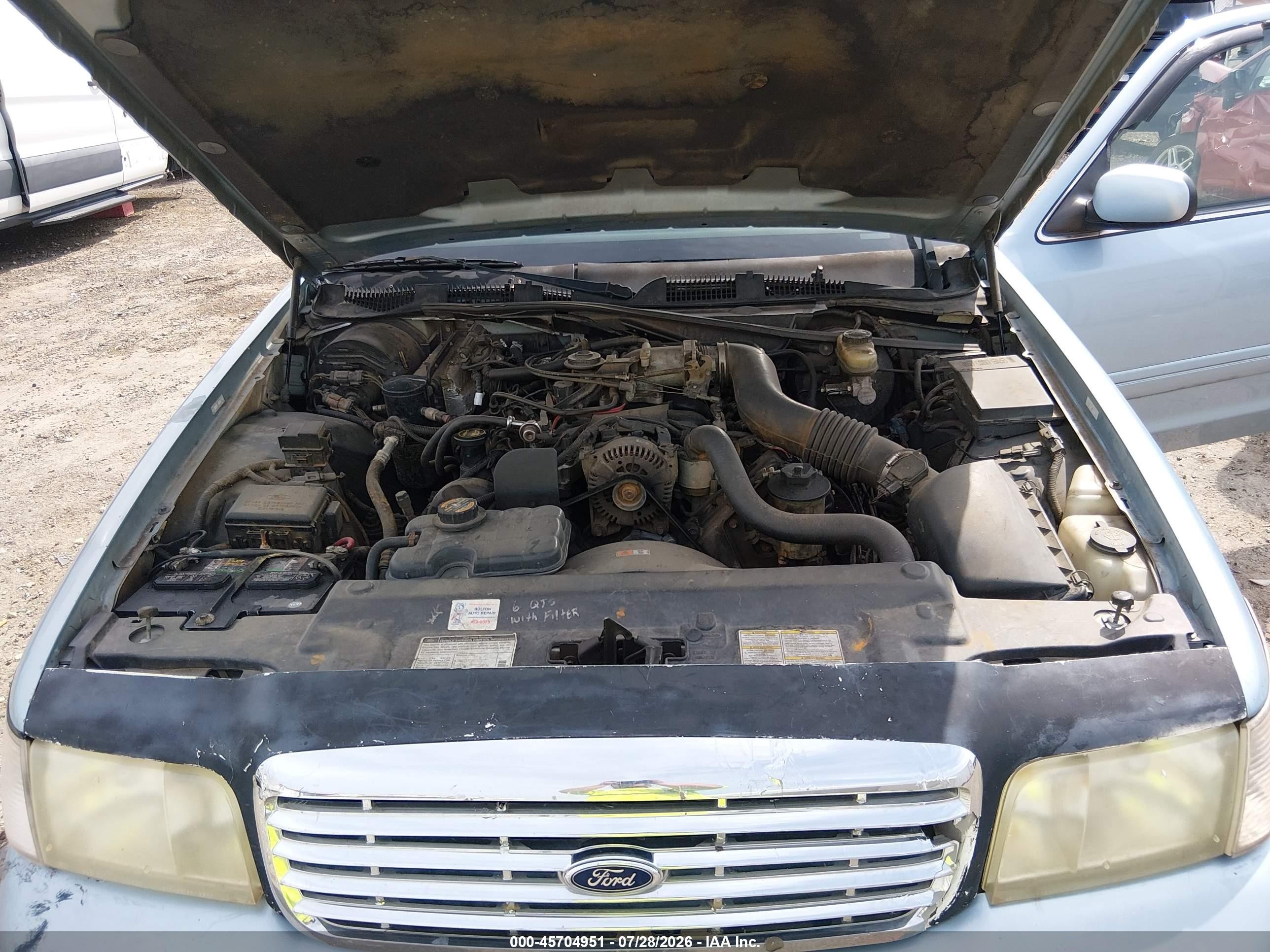 2000 Ford Crown Victoria   Blue vin: 2FAFP73W4YX177720