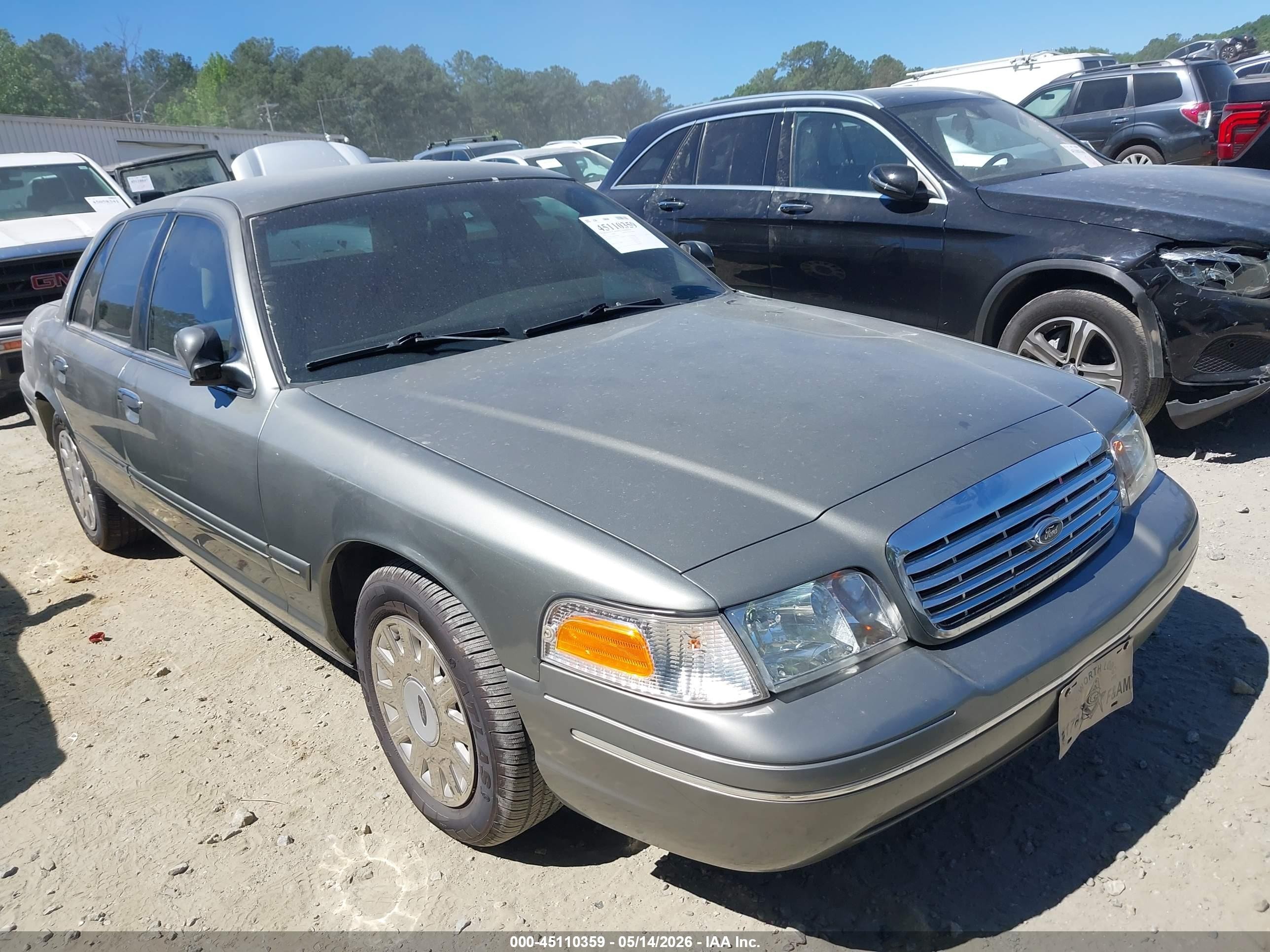 2003 Ford Crown Victoria Standard Gray vin: 2FAFP73W53X149160