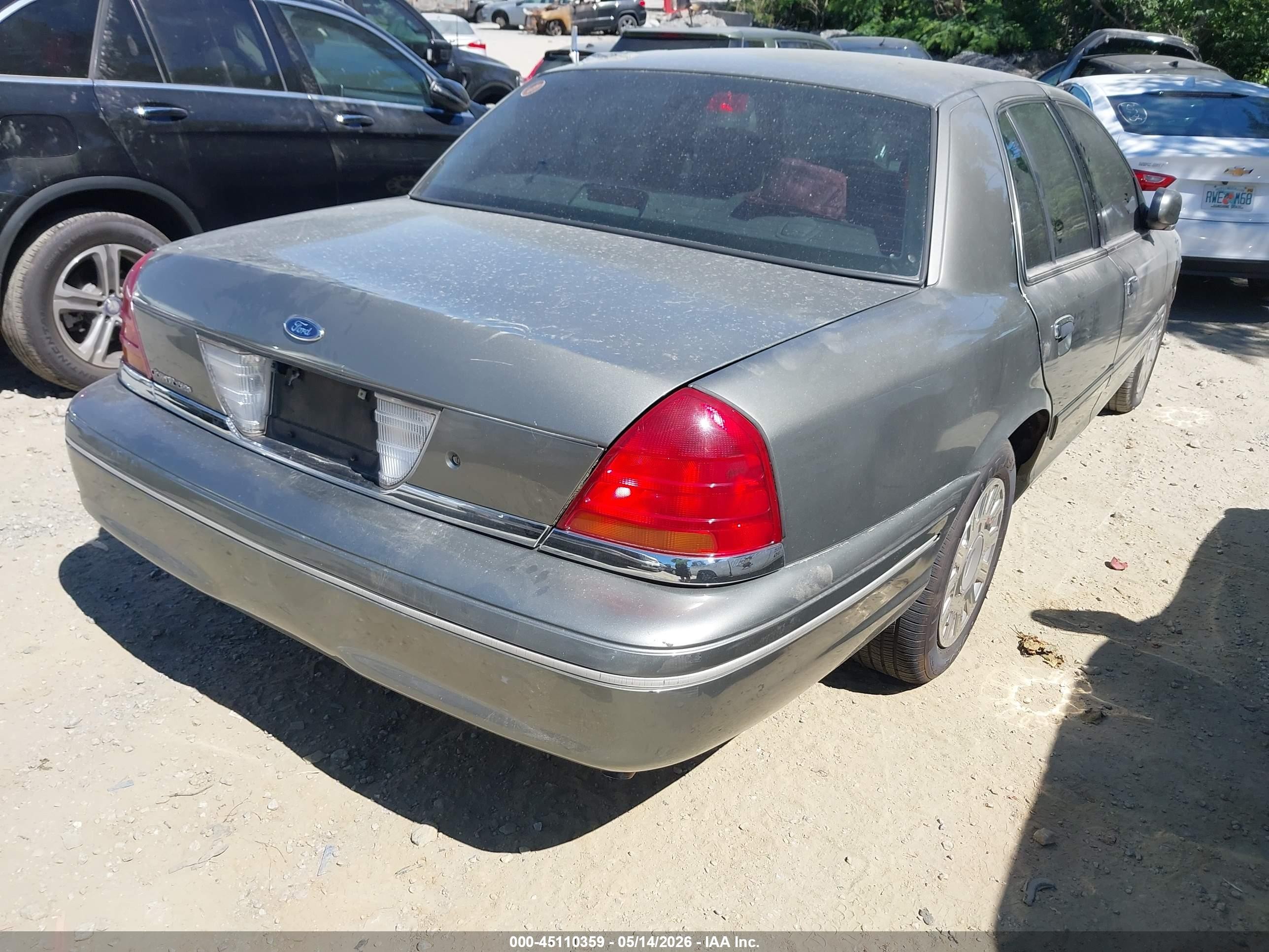 2003 Ford Crown Victoria Standard Серый vin: 2FAFP73W53X149160
