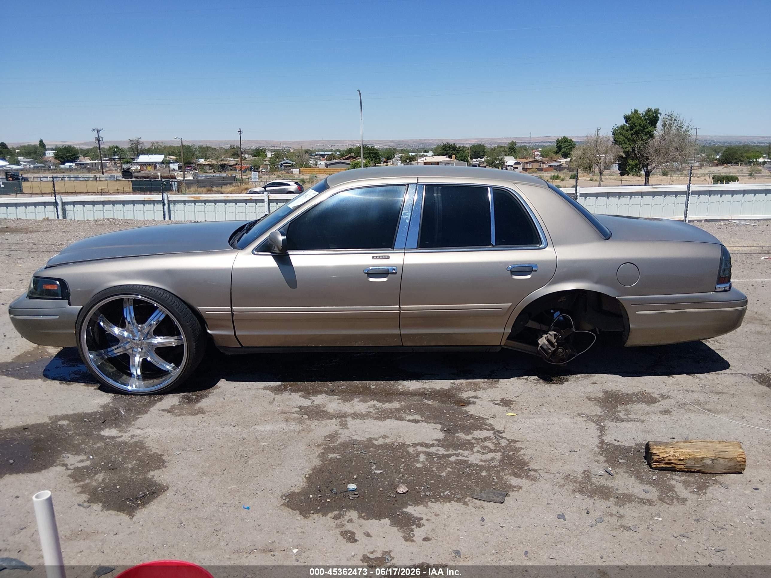 2003 Ford Crown Victoria Standard Желто-коричневый vin: 2FAFP73W63X108861