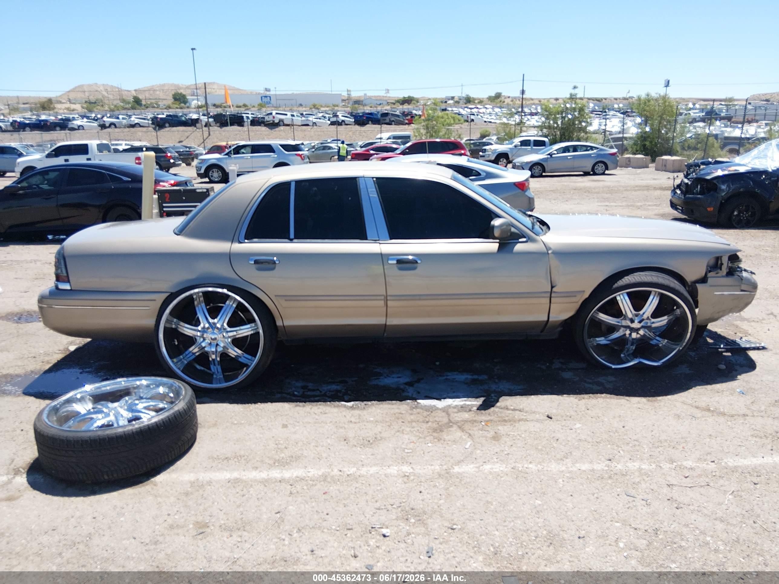 2003 Ford Crown Victoria Standard Желто-коричневый vin: 2FAFP73W63X108861