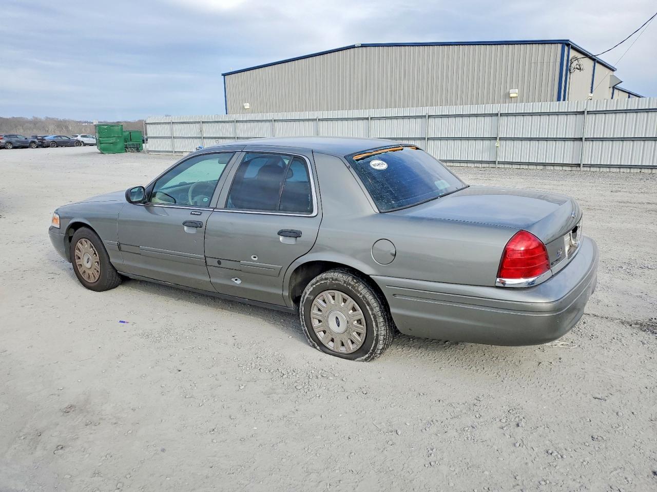 2004 Ford Crown Victoria Gray vin: 2FAFP73W74X153096