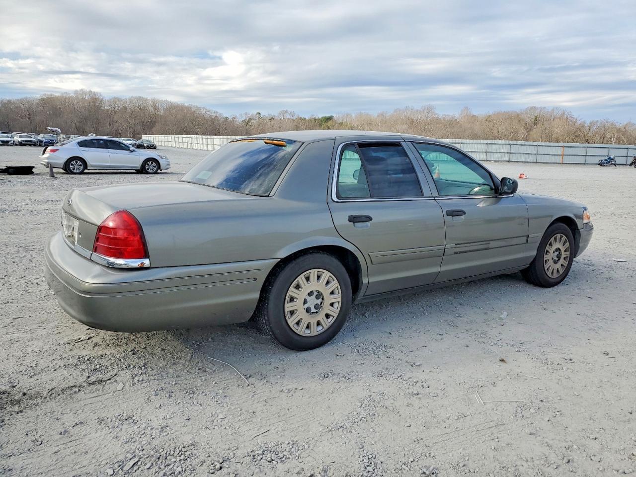 2004 Ford Crown Victoria Gray vin: 2FAFP73W74X153096