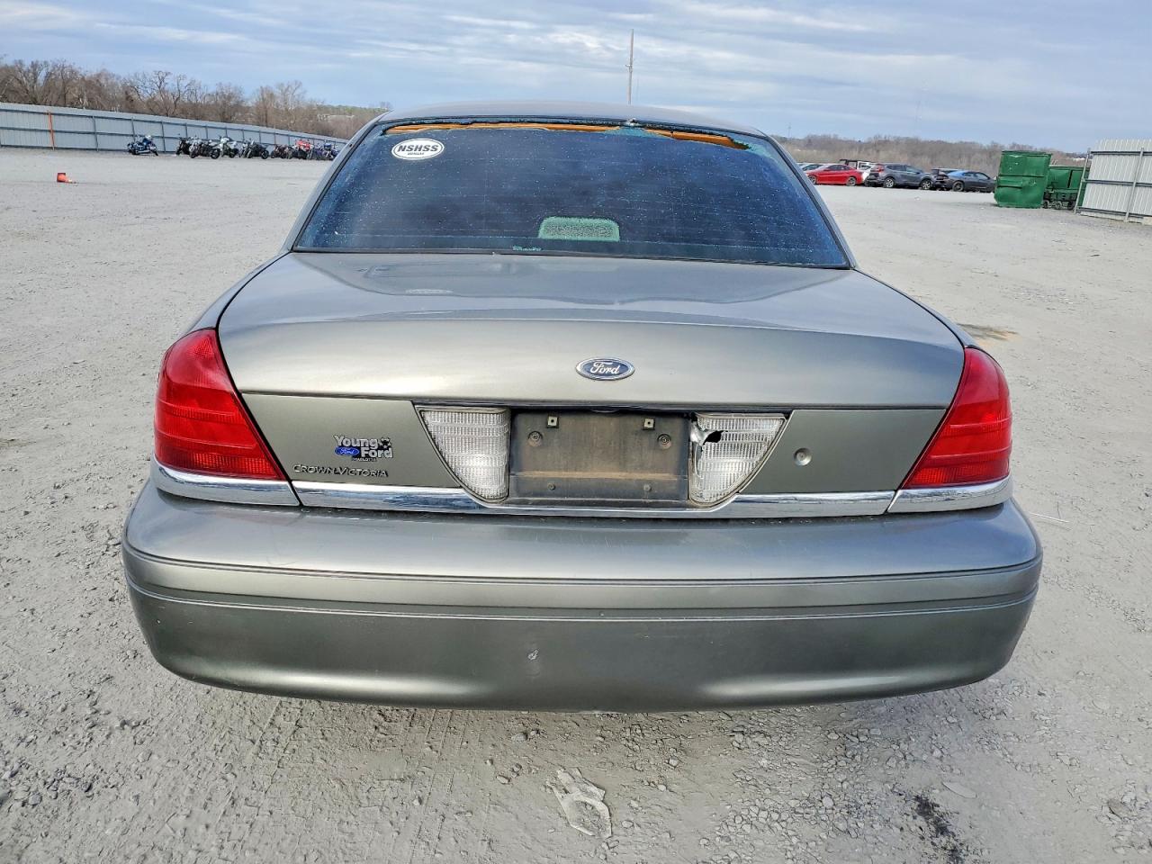 2004 Ford Crown Victoria Gray vin: 2FAFP73W74X153096