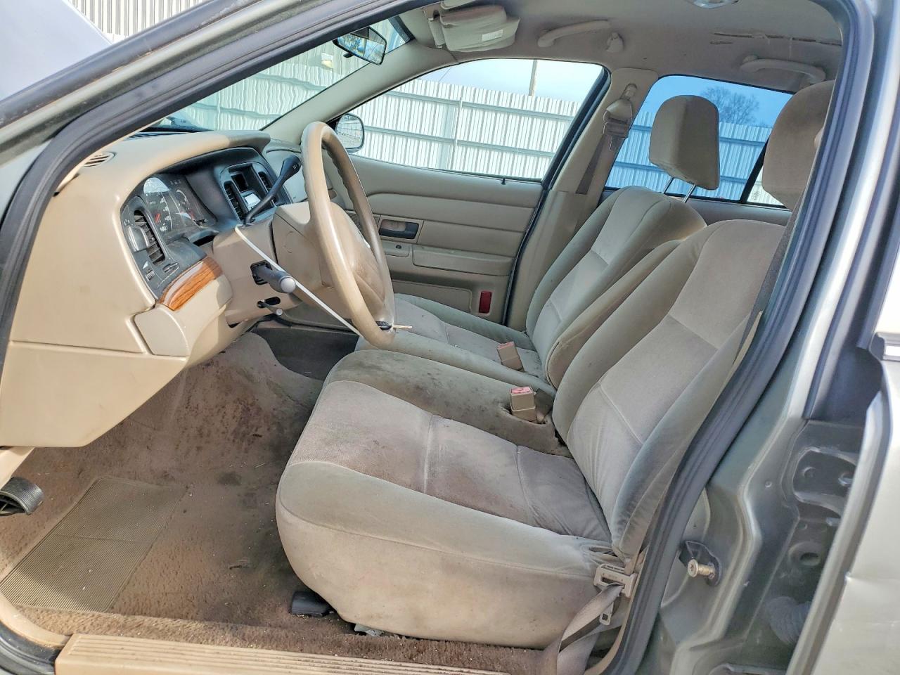 2004 Ford Crown Victoria Gray vin: 2FAFP73W74X153096