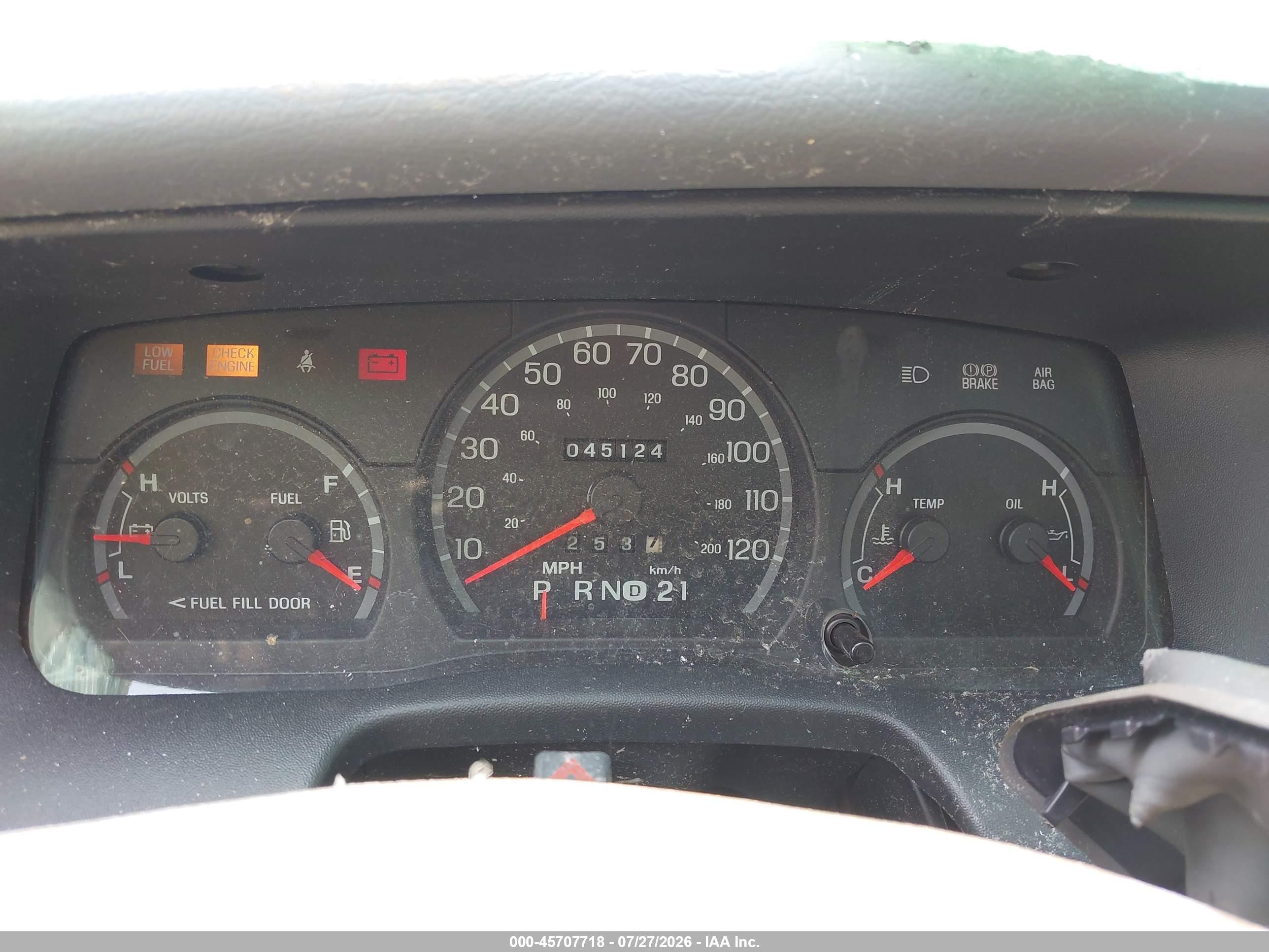2005 Ford Crown Victoria Standard White vin: 2FAFP73W75X107351
