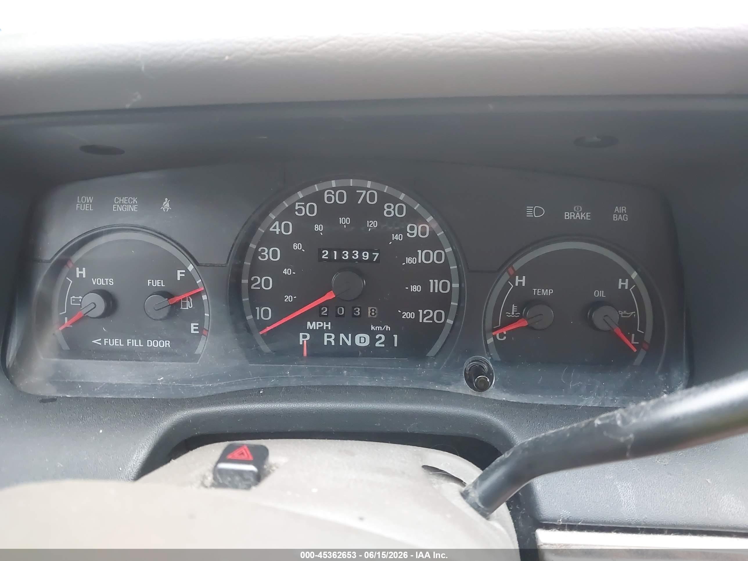 2000 Ford Crown Victoria   Tan vin: 2FAFP73W7YX125627