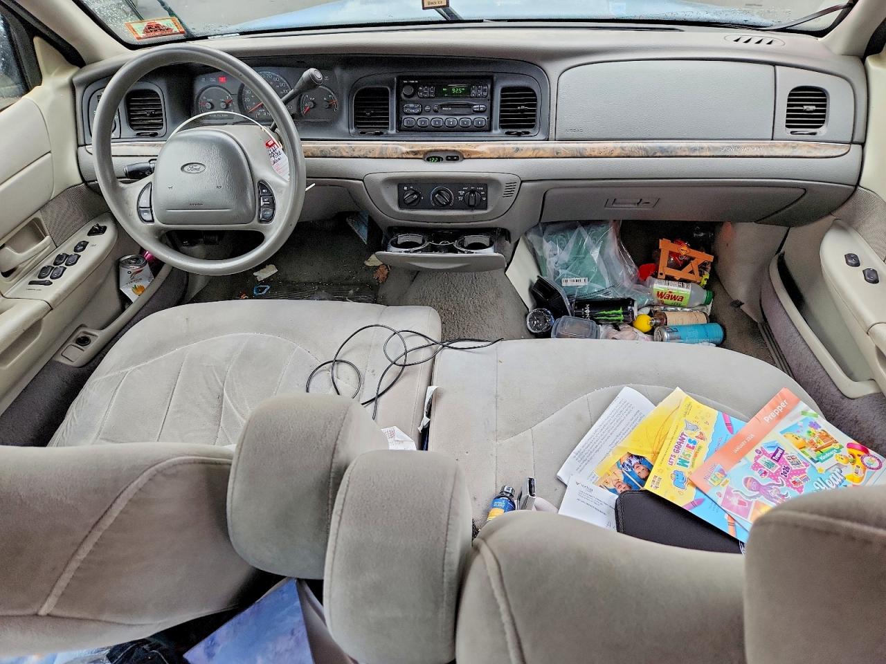 2000 Ford Crown Victoria Blue vin: 2FAFP73W7YX135963
